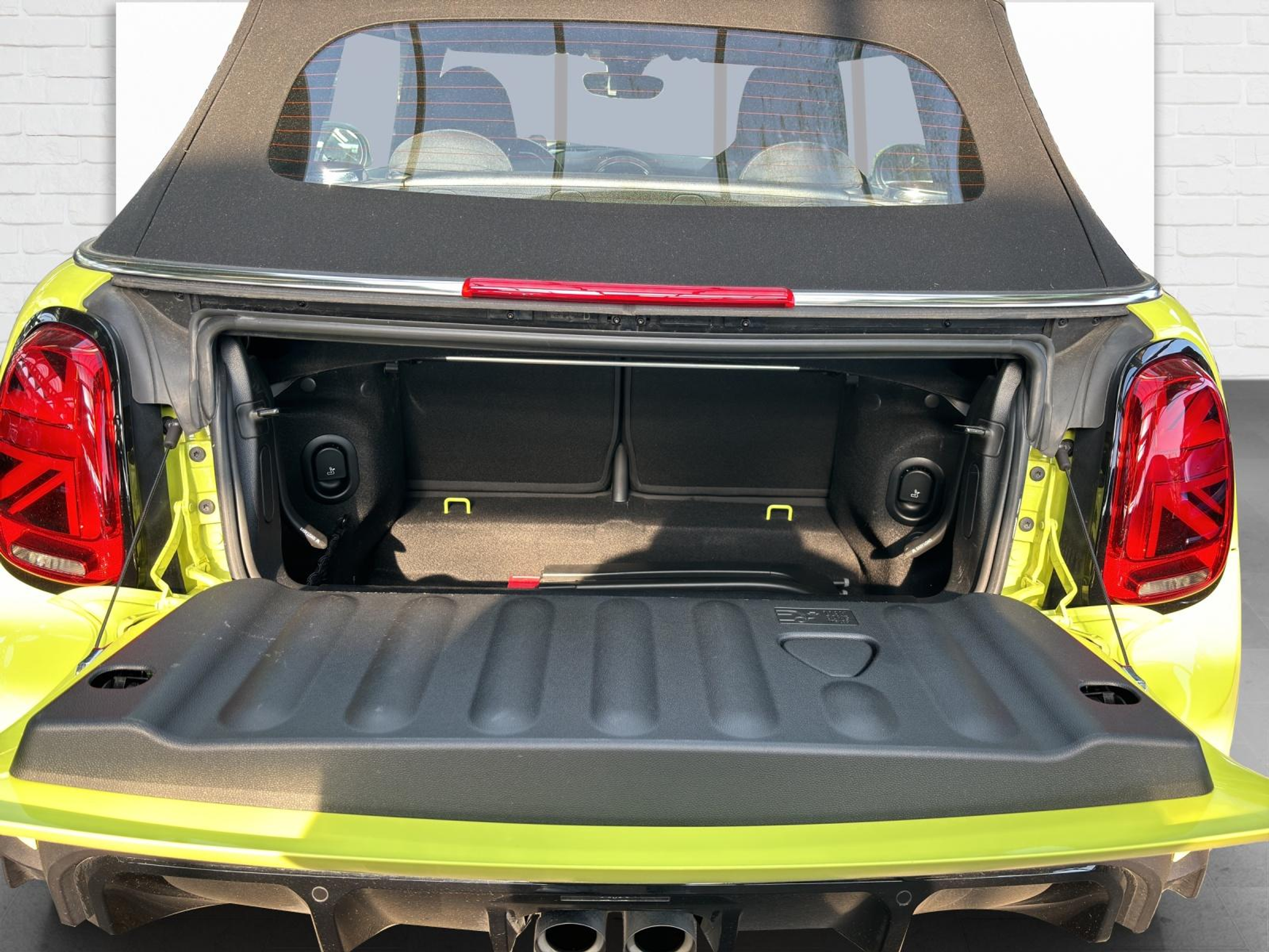 listing desktop thumbnail image 16