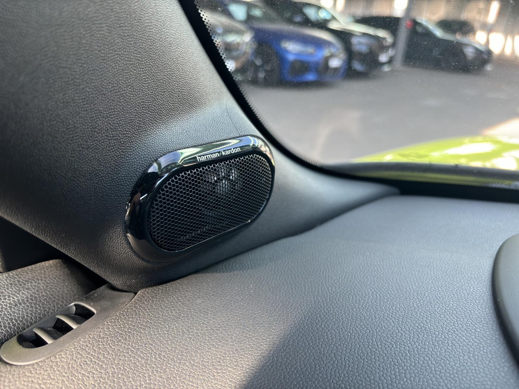 listing desktop thumbnail image 13