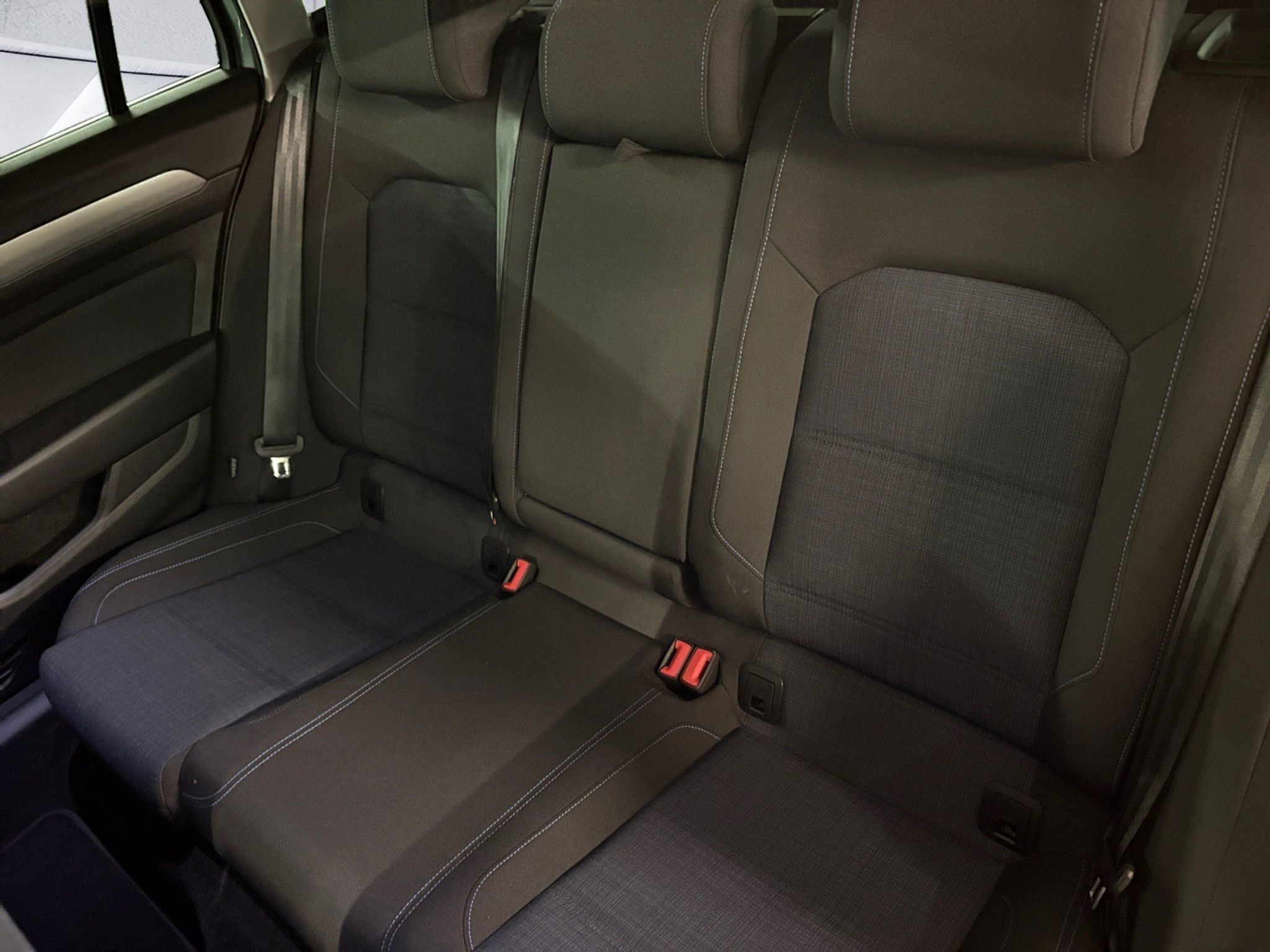 listing desktop thumbnail image 15