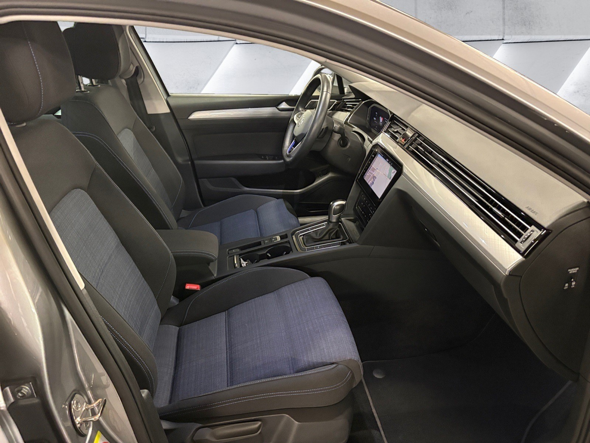 listing desktop thumbnail image 14