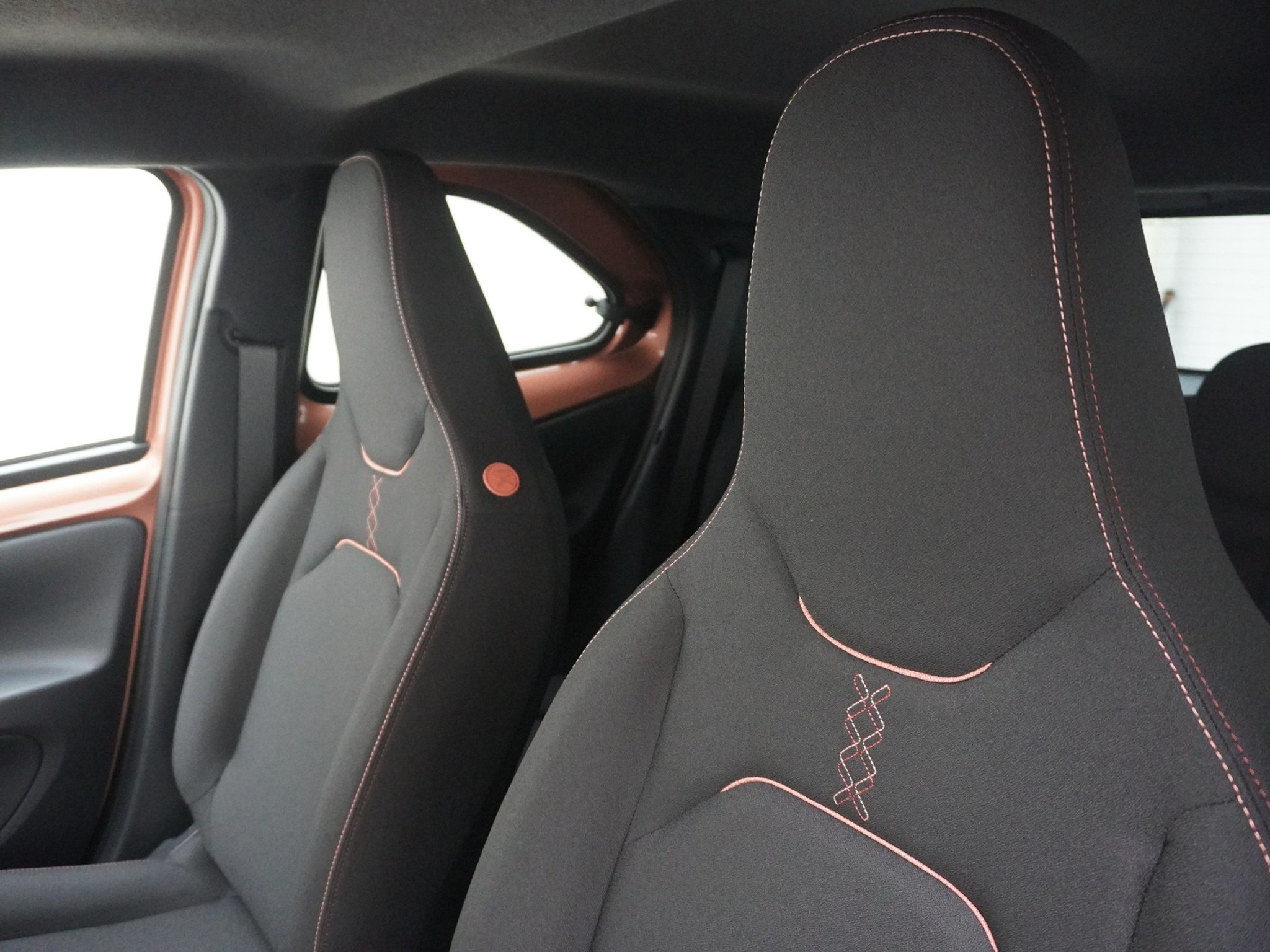 listing desktop thumbnail image 8