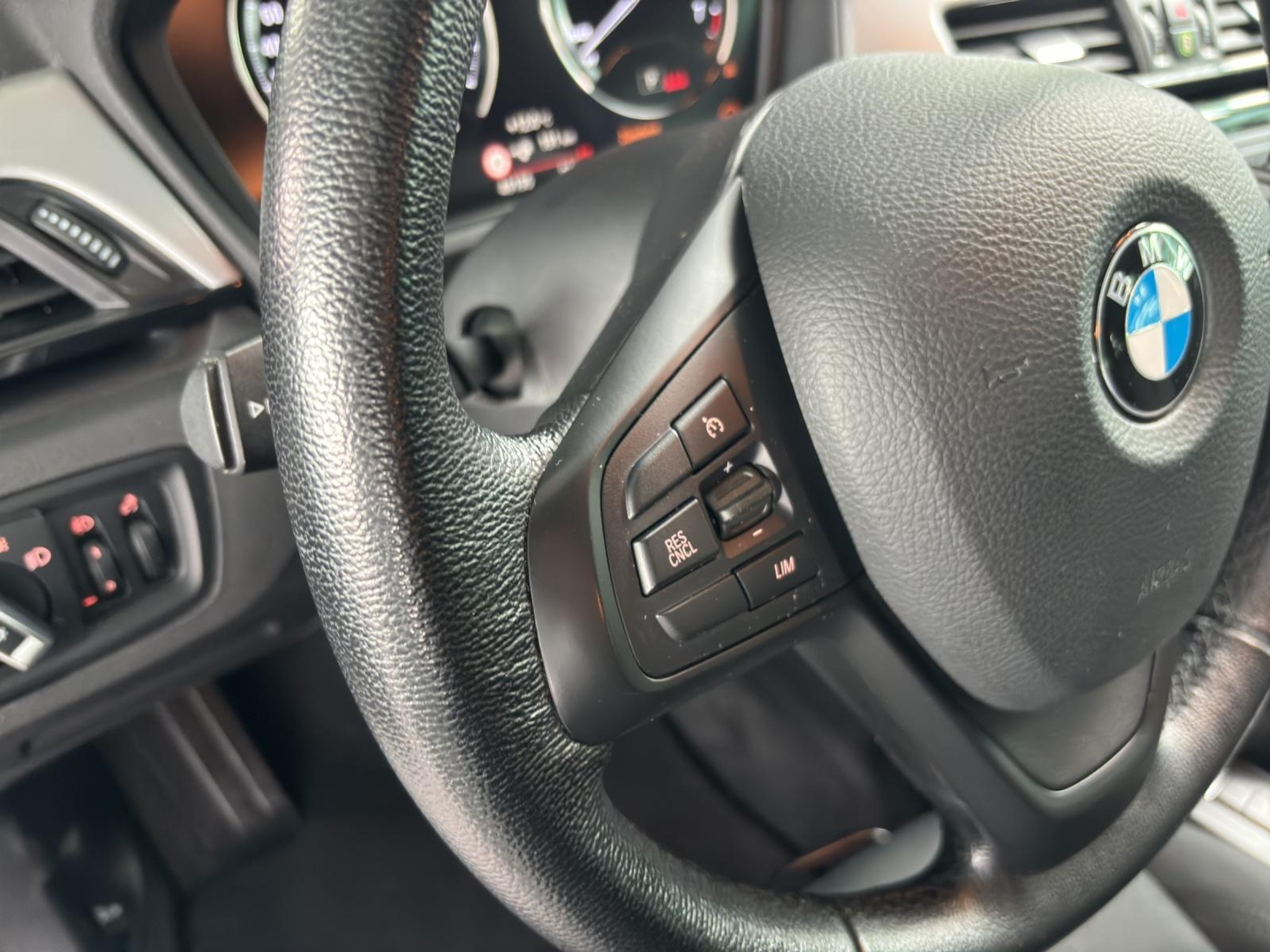 listing desktop thumbnail image 16