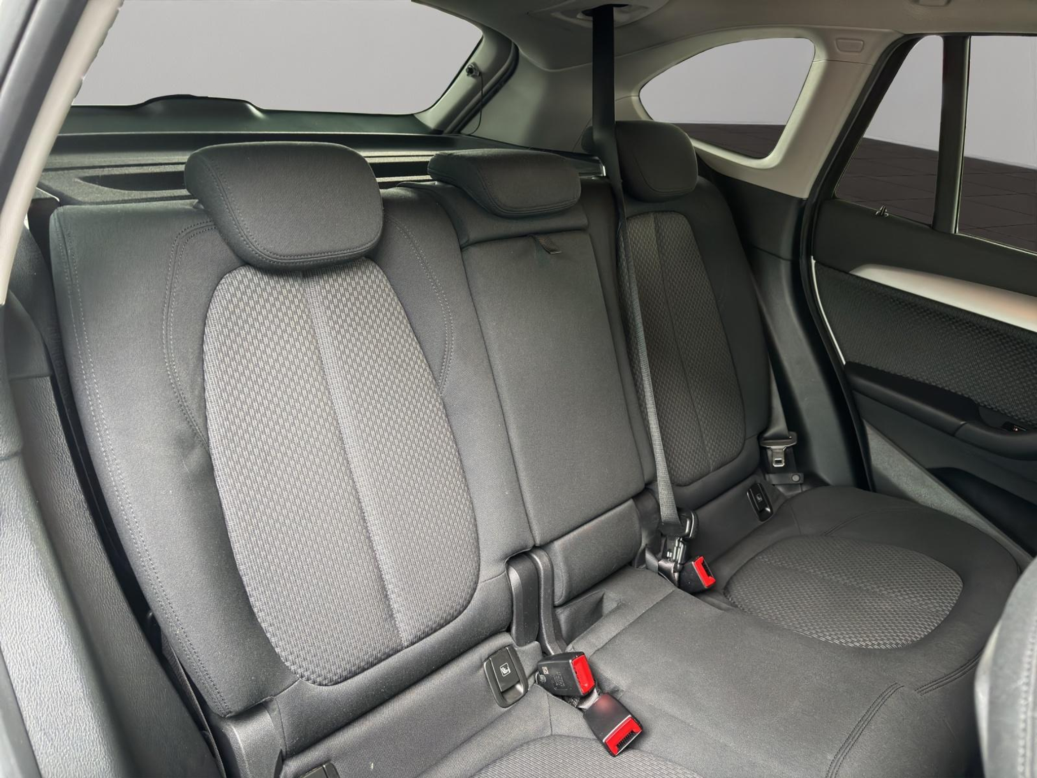 listing desktop thumbnail image 12