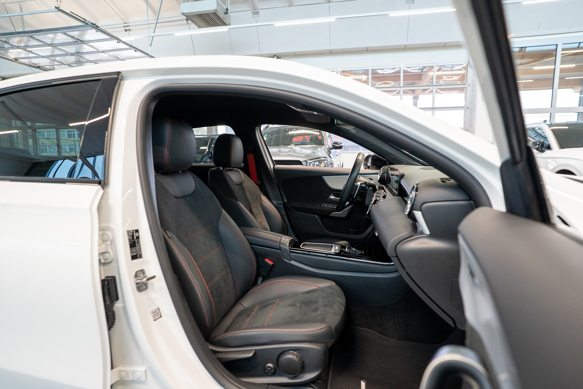 listing desktop thumbnail image 13