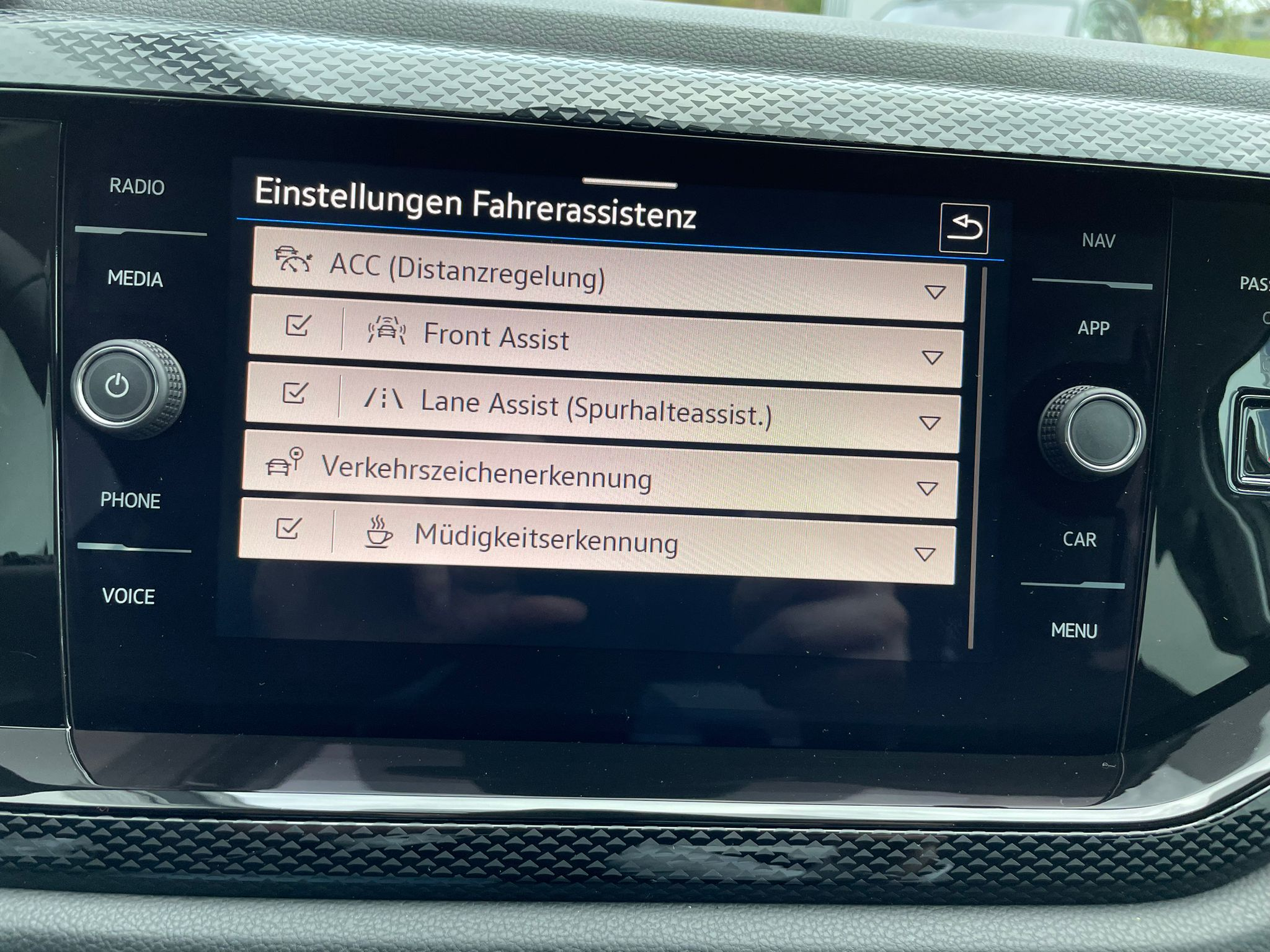 listing desktop thumbnail image 9