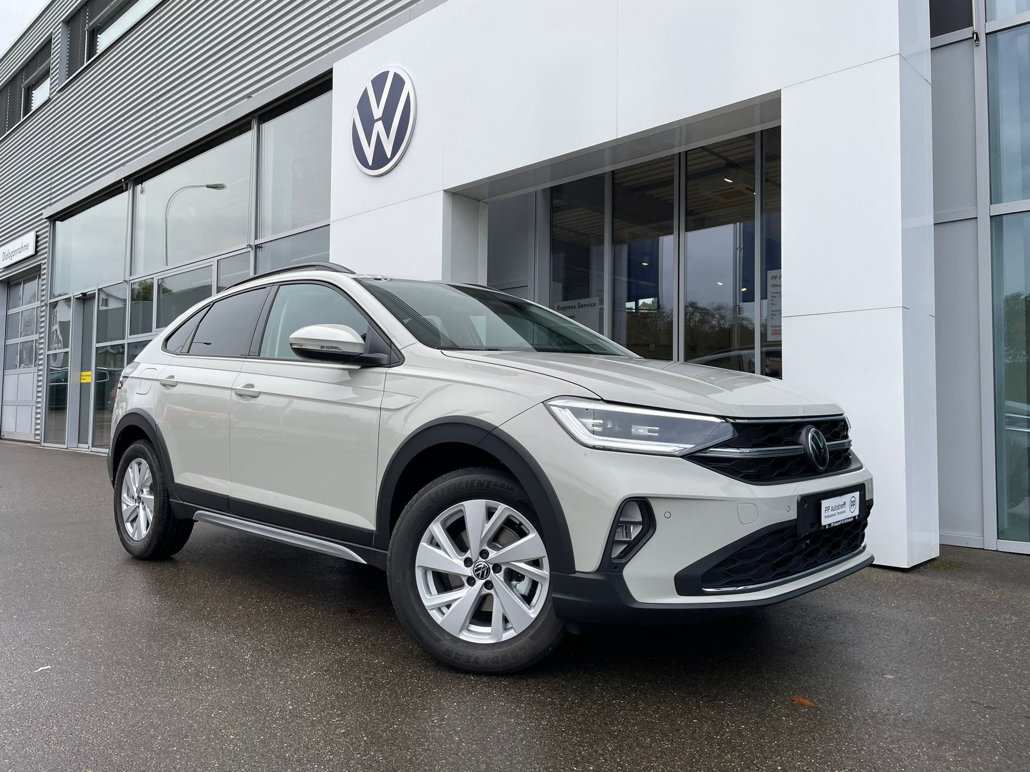 listing desktop thumbnail image 1