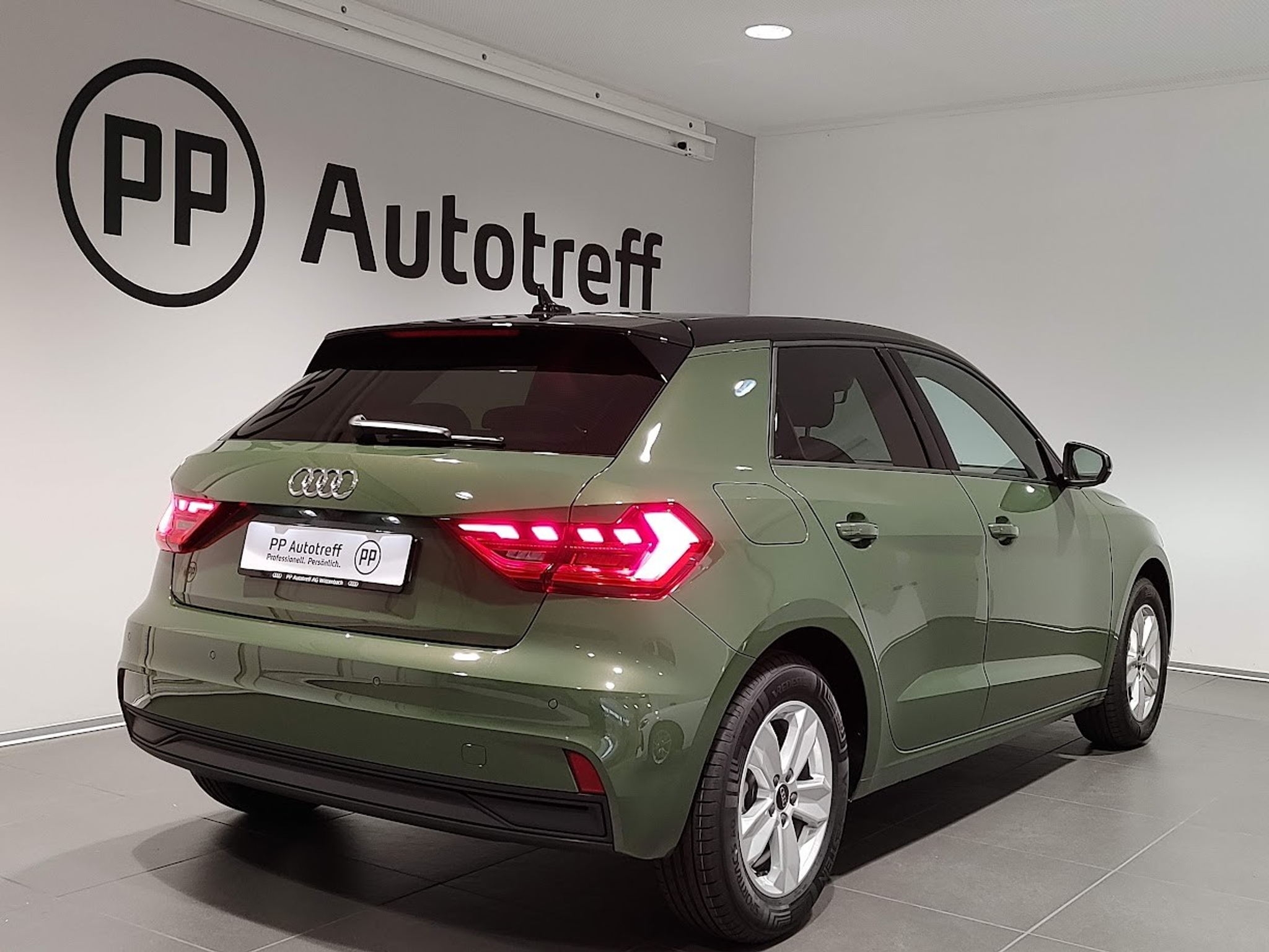 listing desktop thumbnail image 13