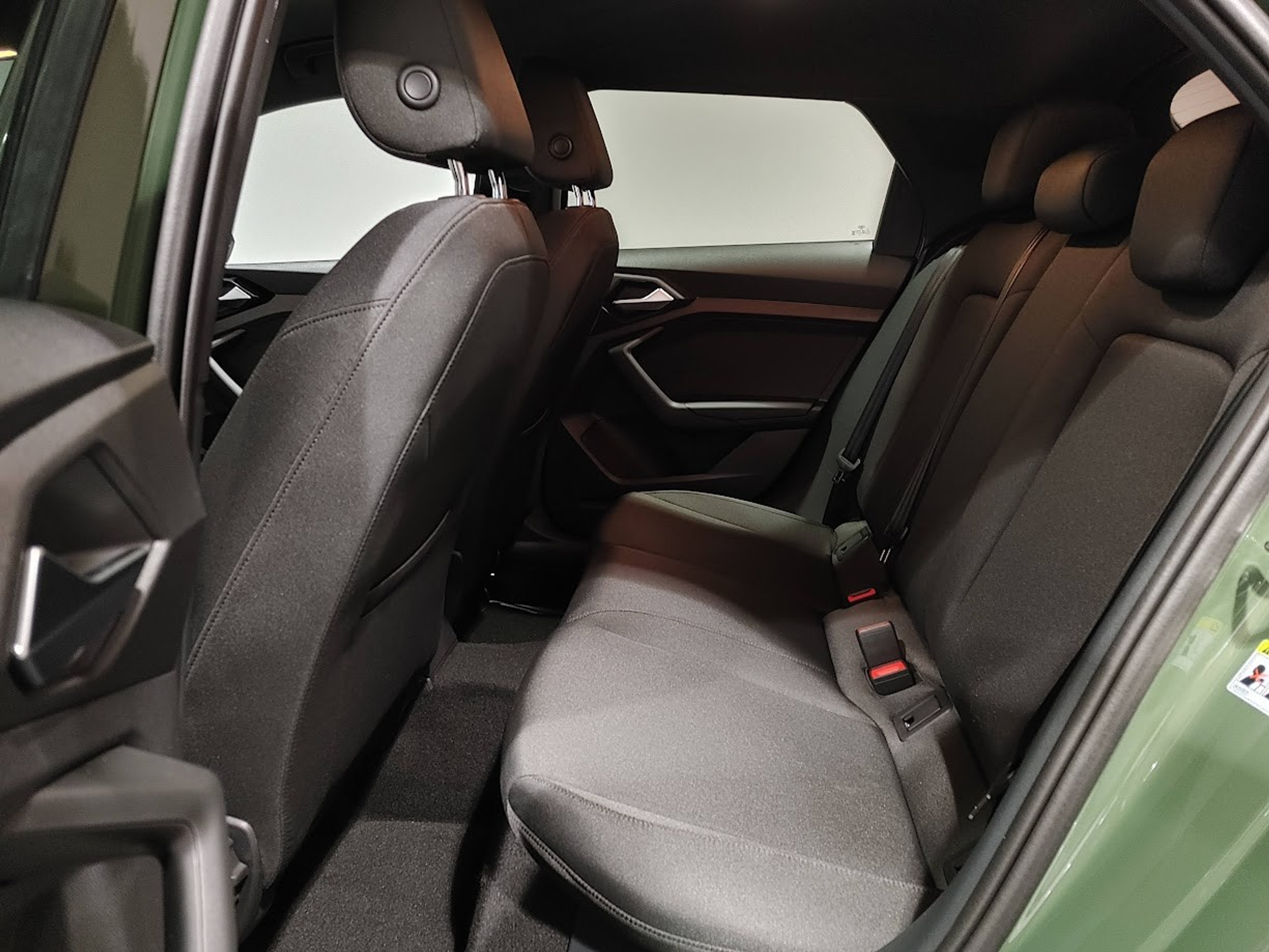 listing desktop thumbnail image 9