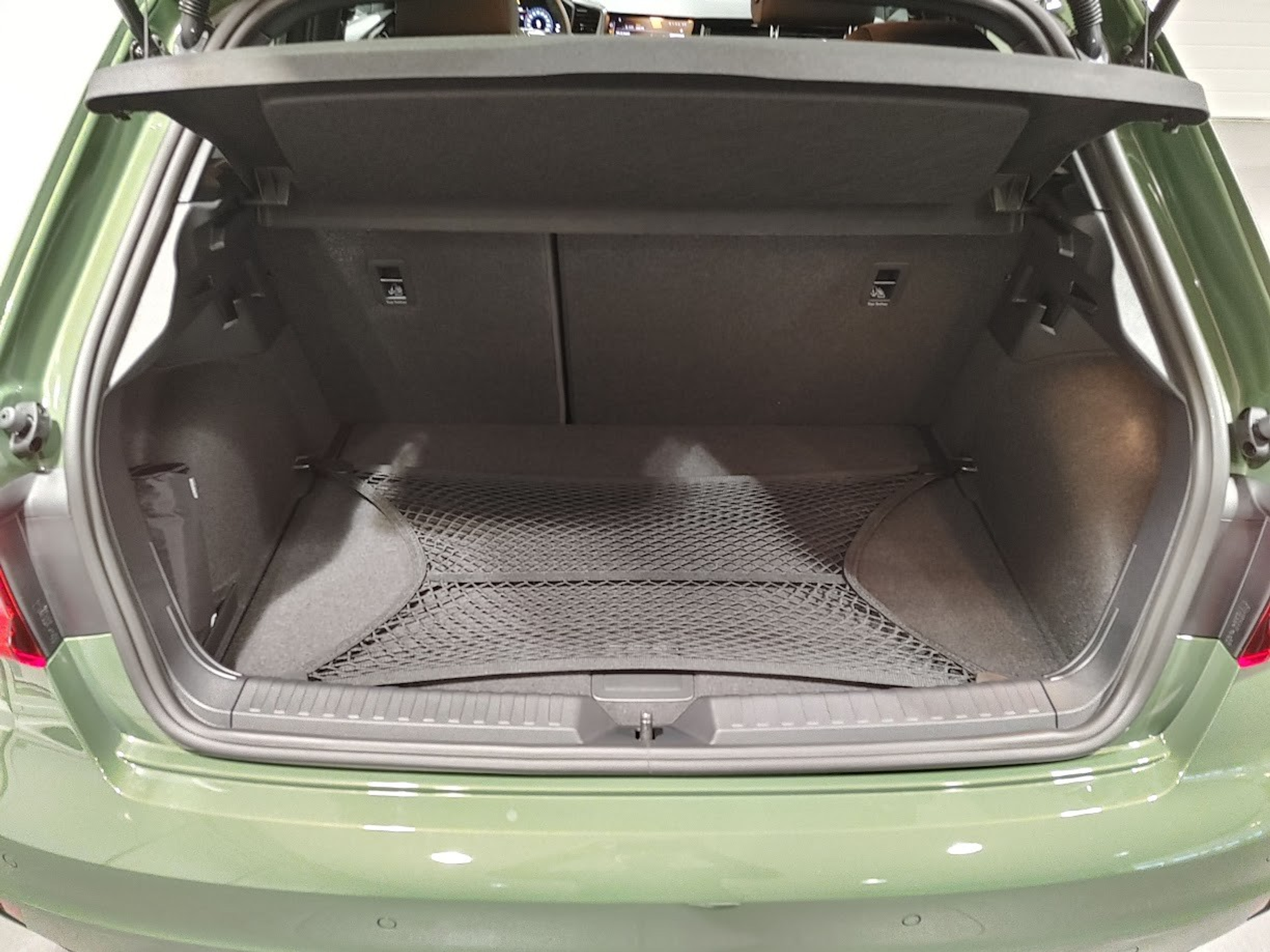 listing desktop thumbnail image 11