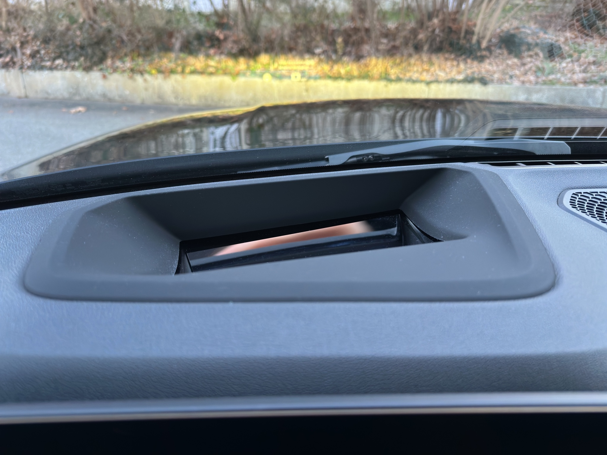 listing desktop thumbnail image 14