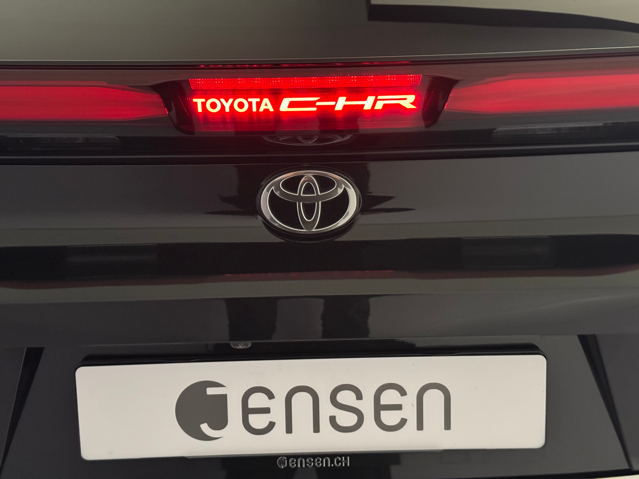 listing desktop thumbnail image 15