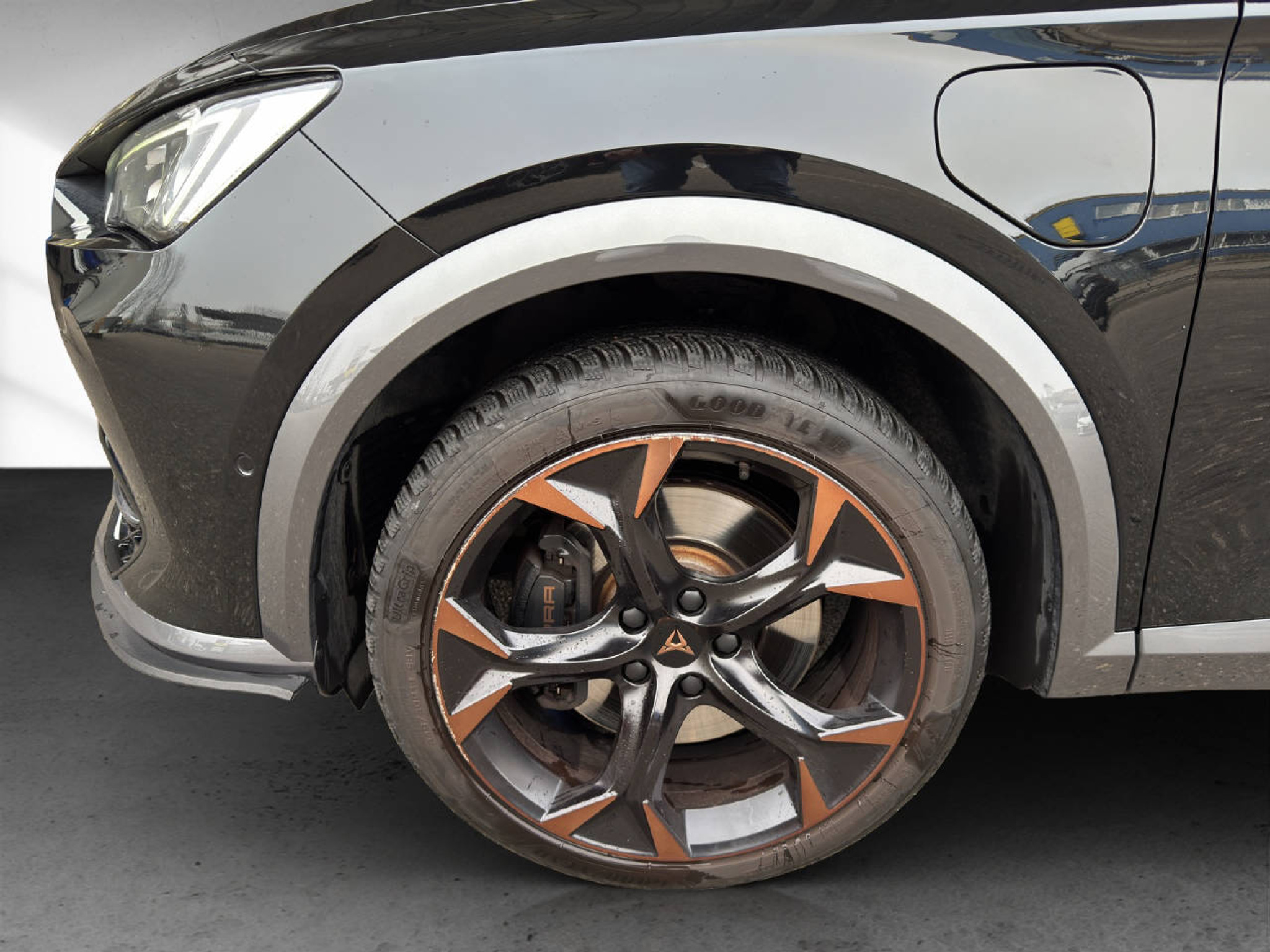 listing desktop thumbnail image 12