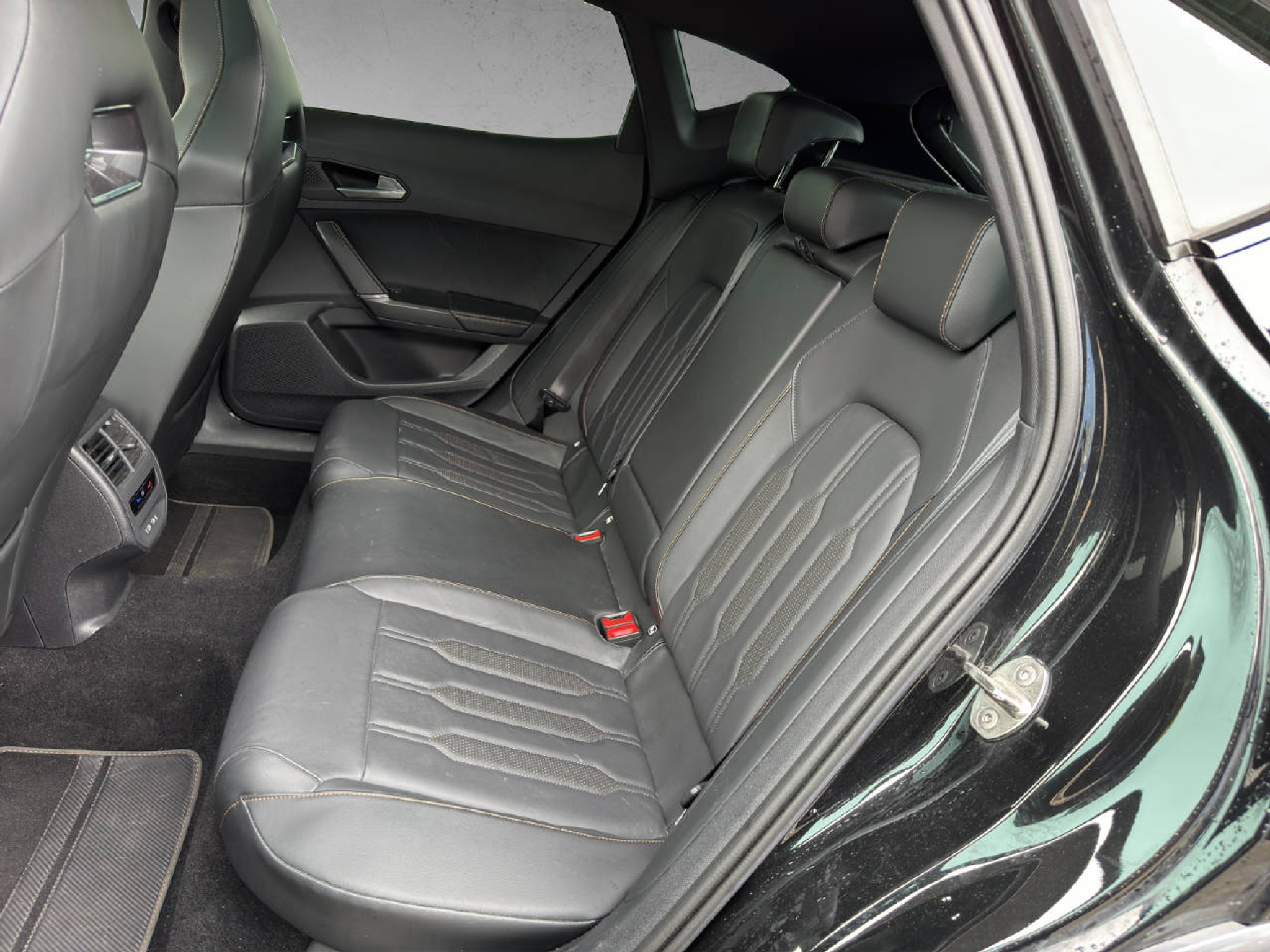 listing desktop thumbnail image 10