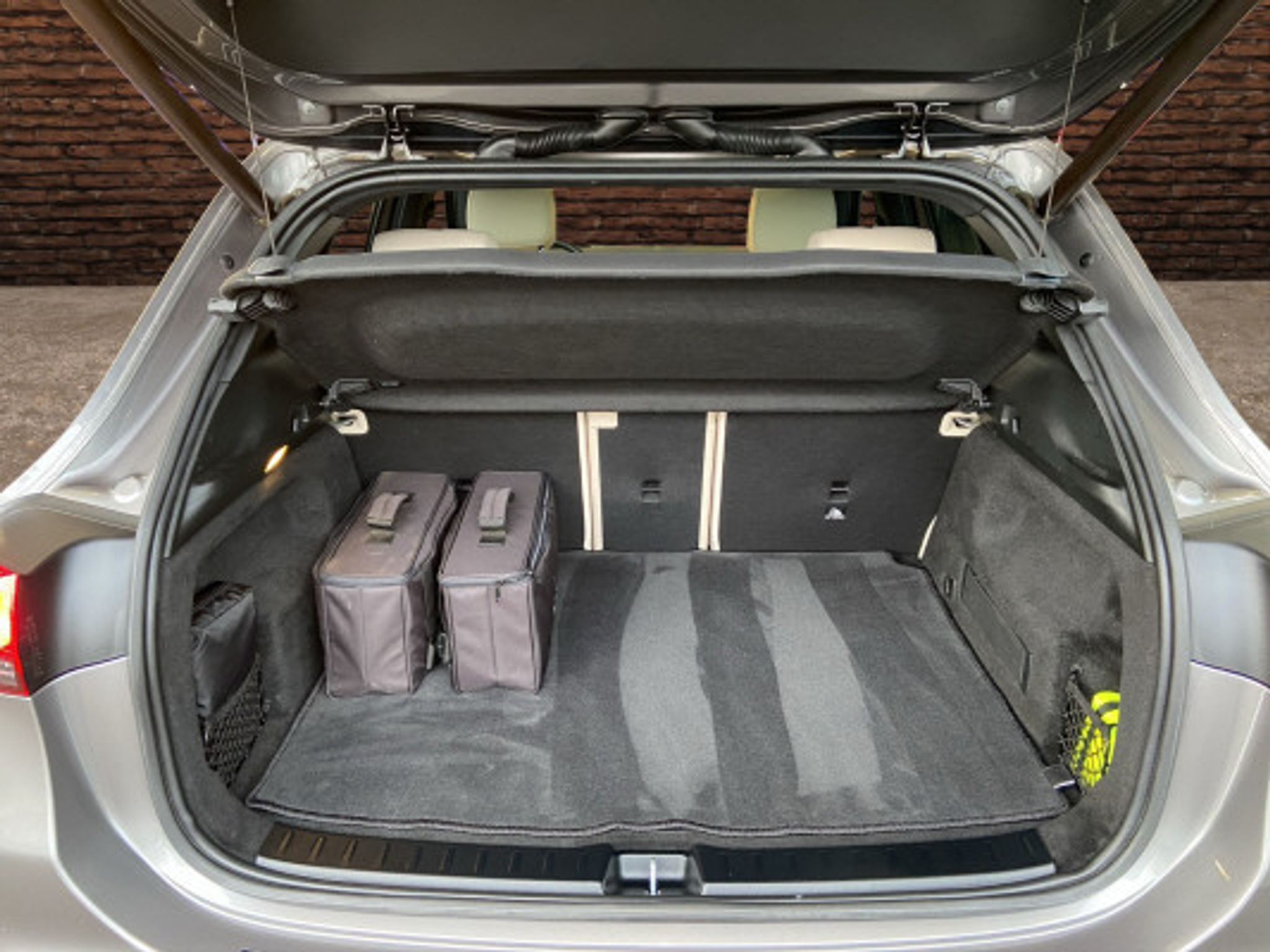 listing desktop thumbnail image 6