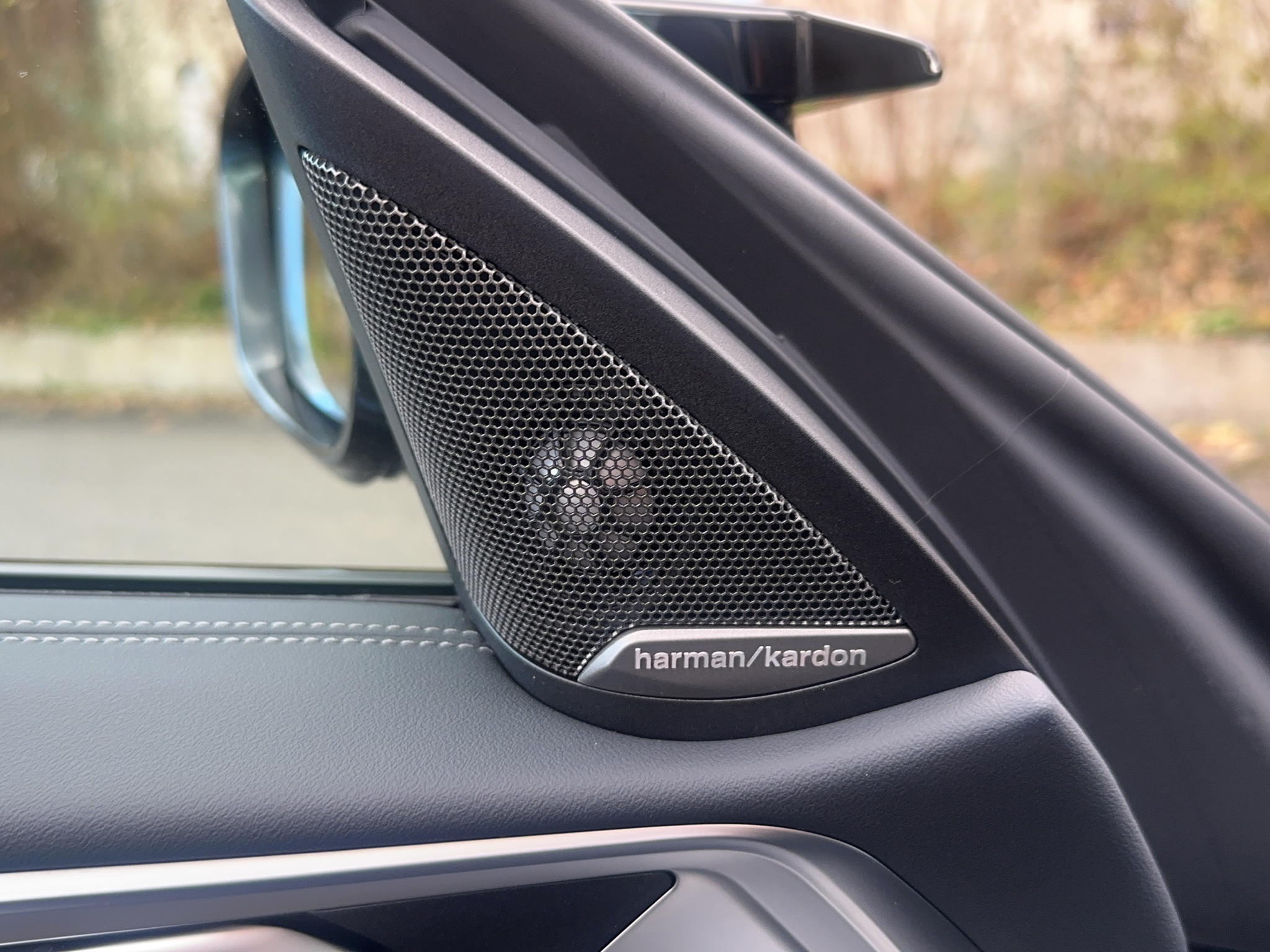 listing desktop thumbnail image 18