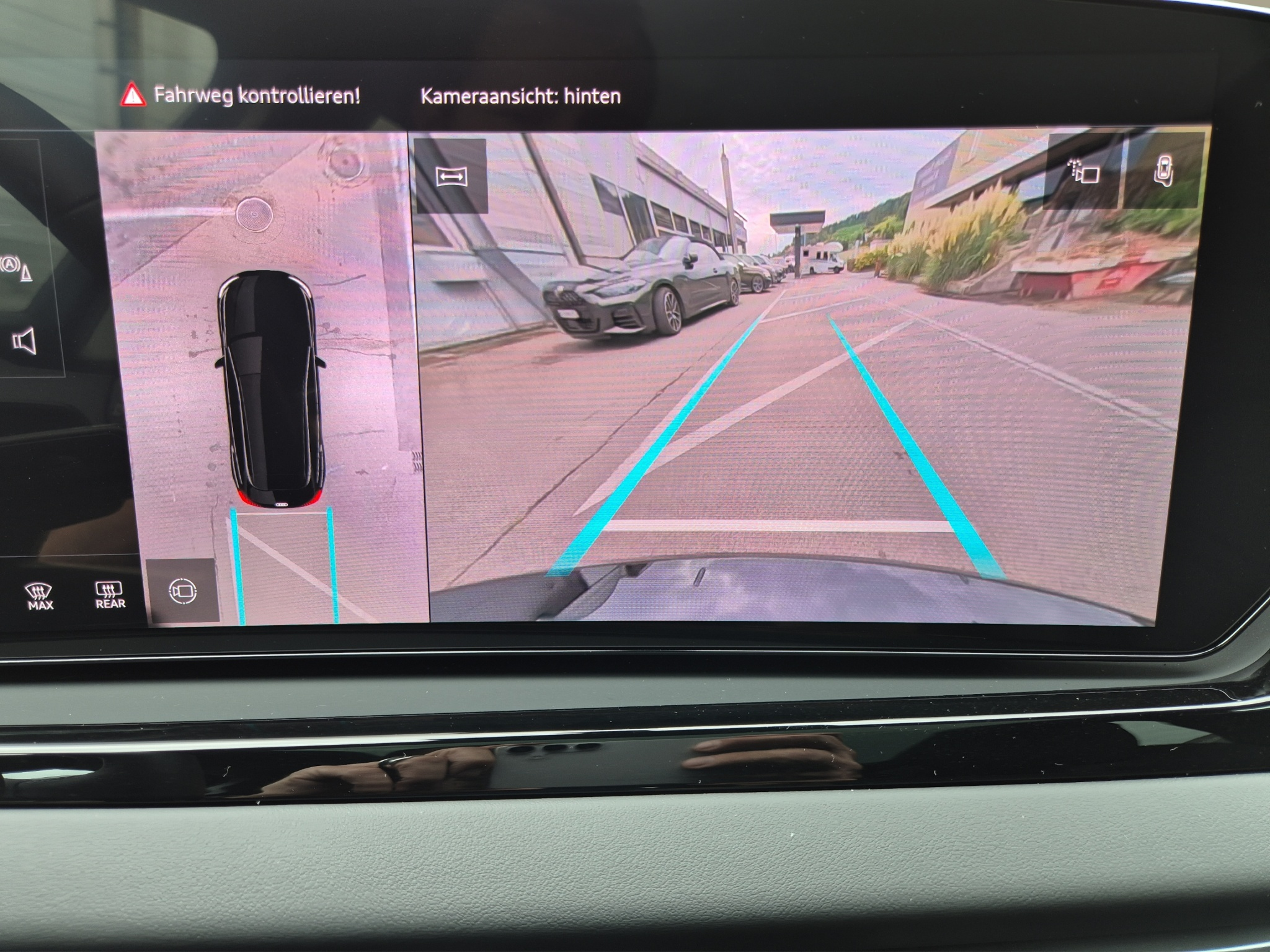 listing desktop thumbnail image 18