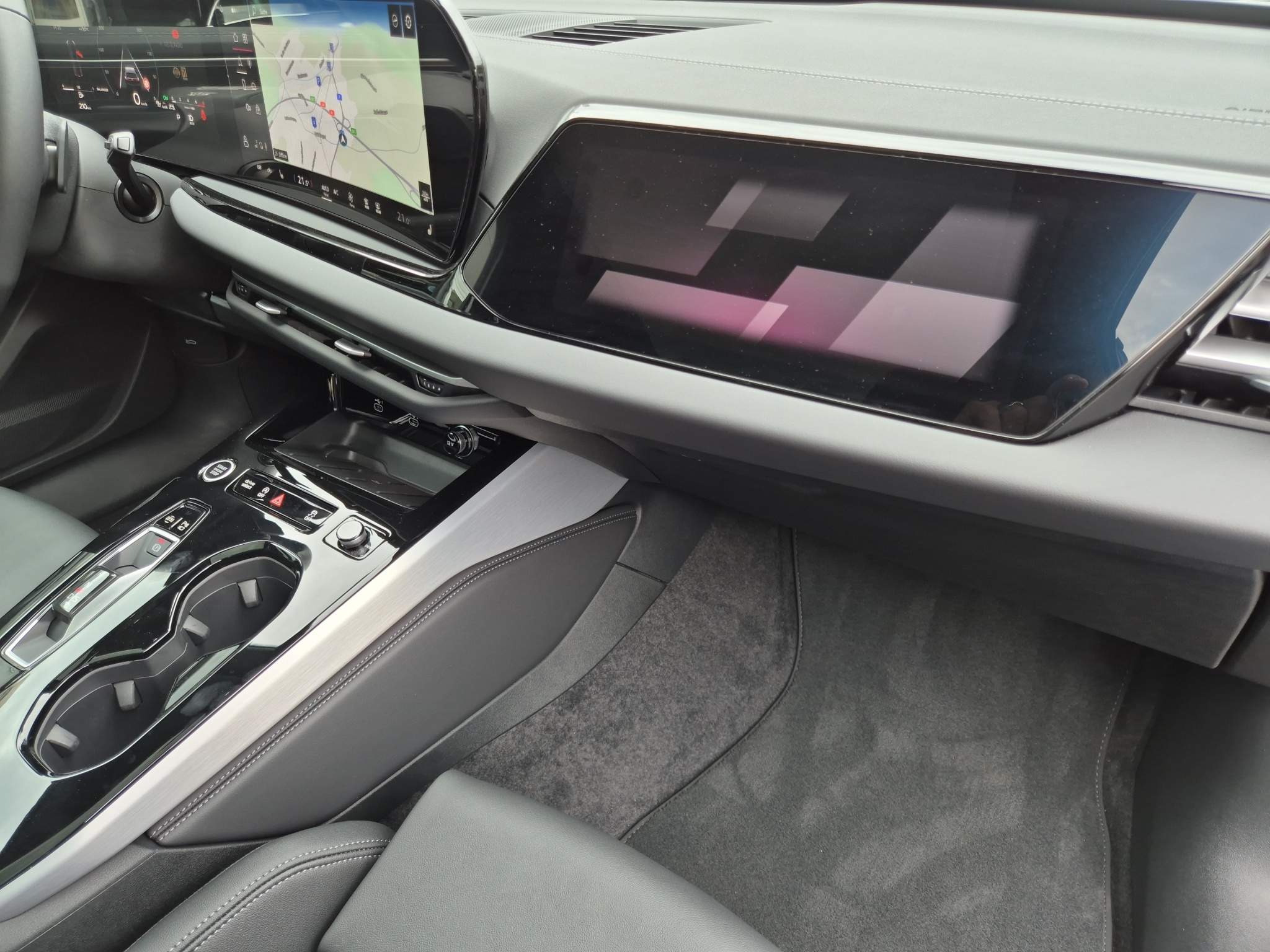 listing desktop thumbnail image 17