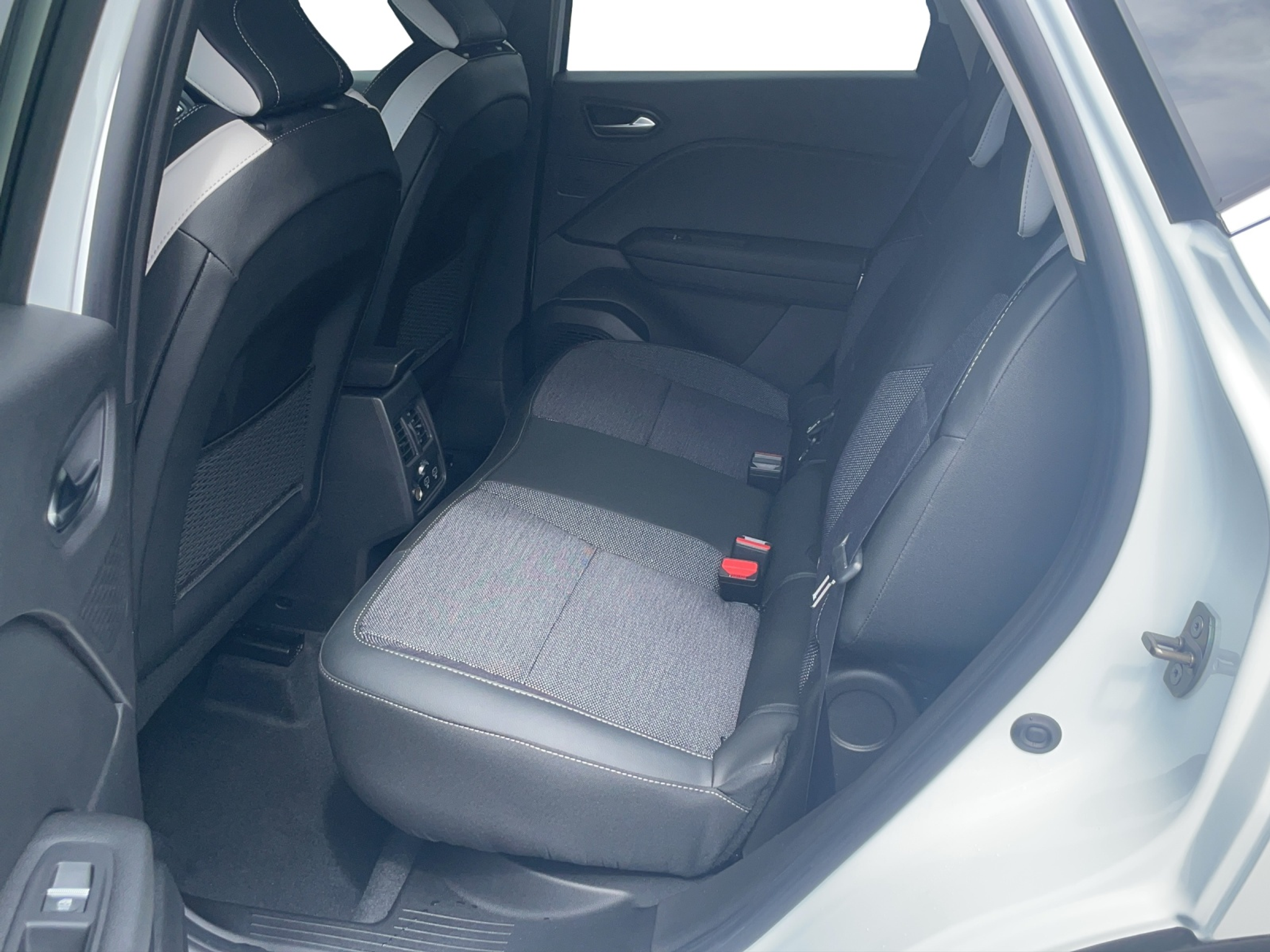 listing desktop thumbnail image 7