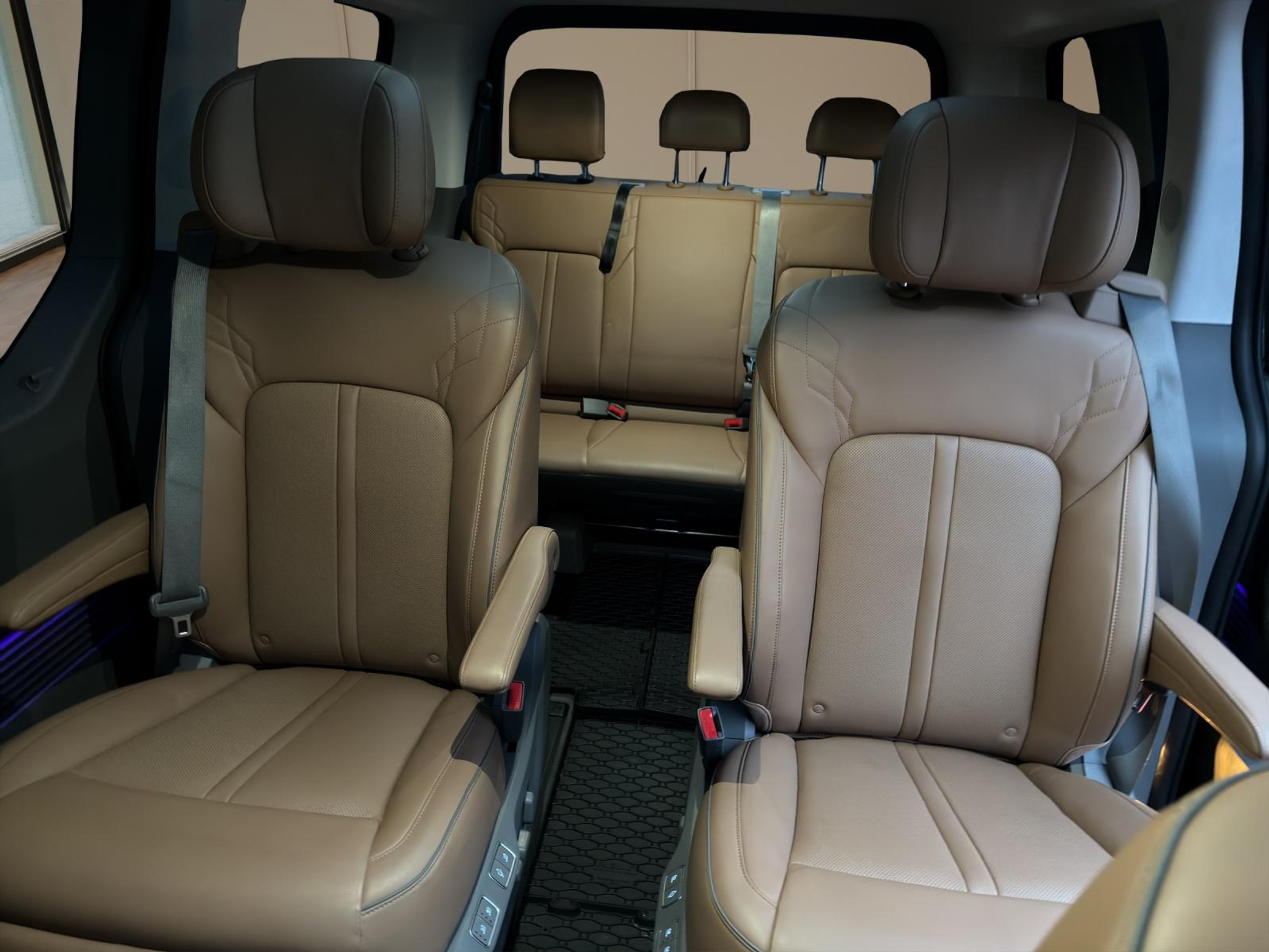 listing desktop thumbnail image 19