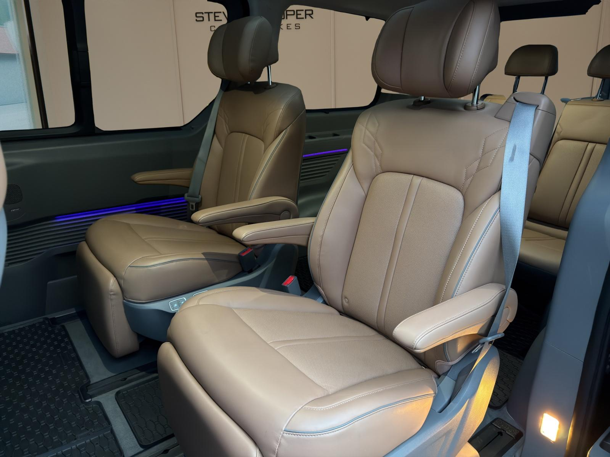 listing desktop thumbnail image 10