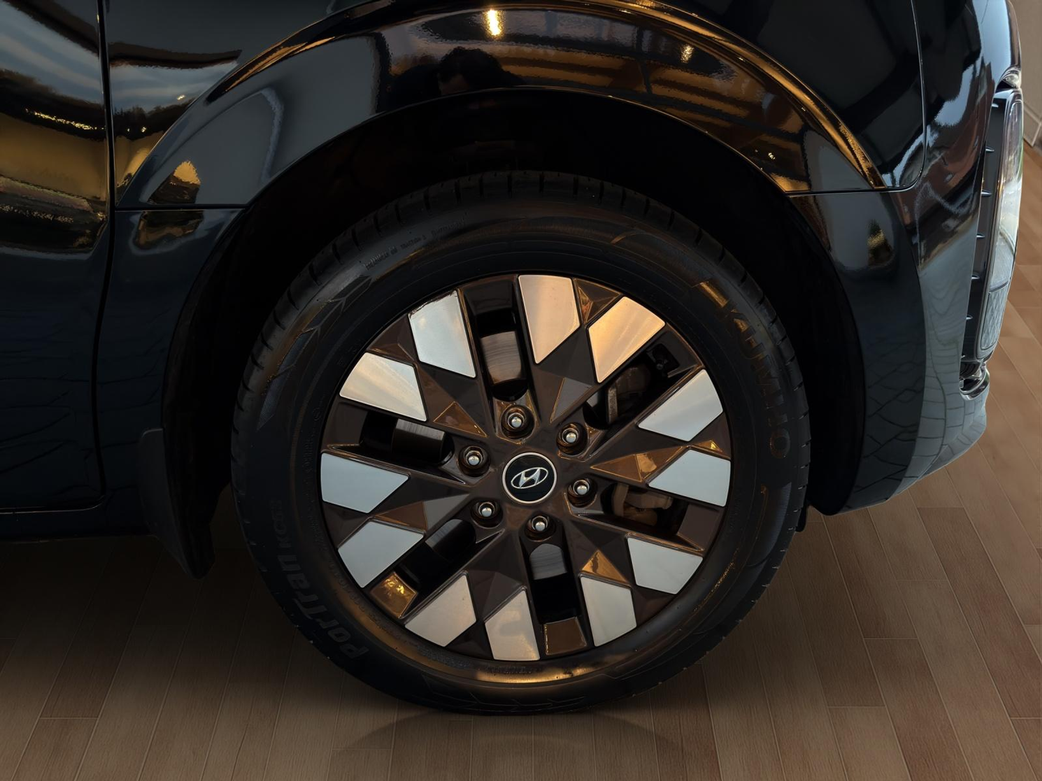 listing desktop thumbnail image 25