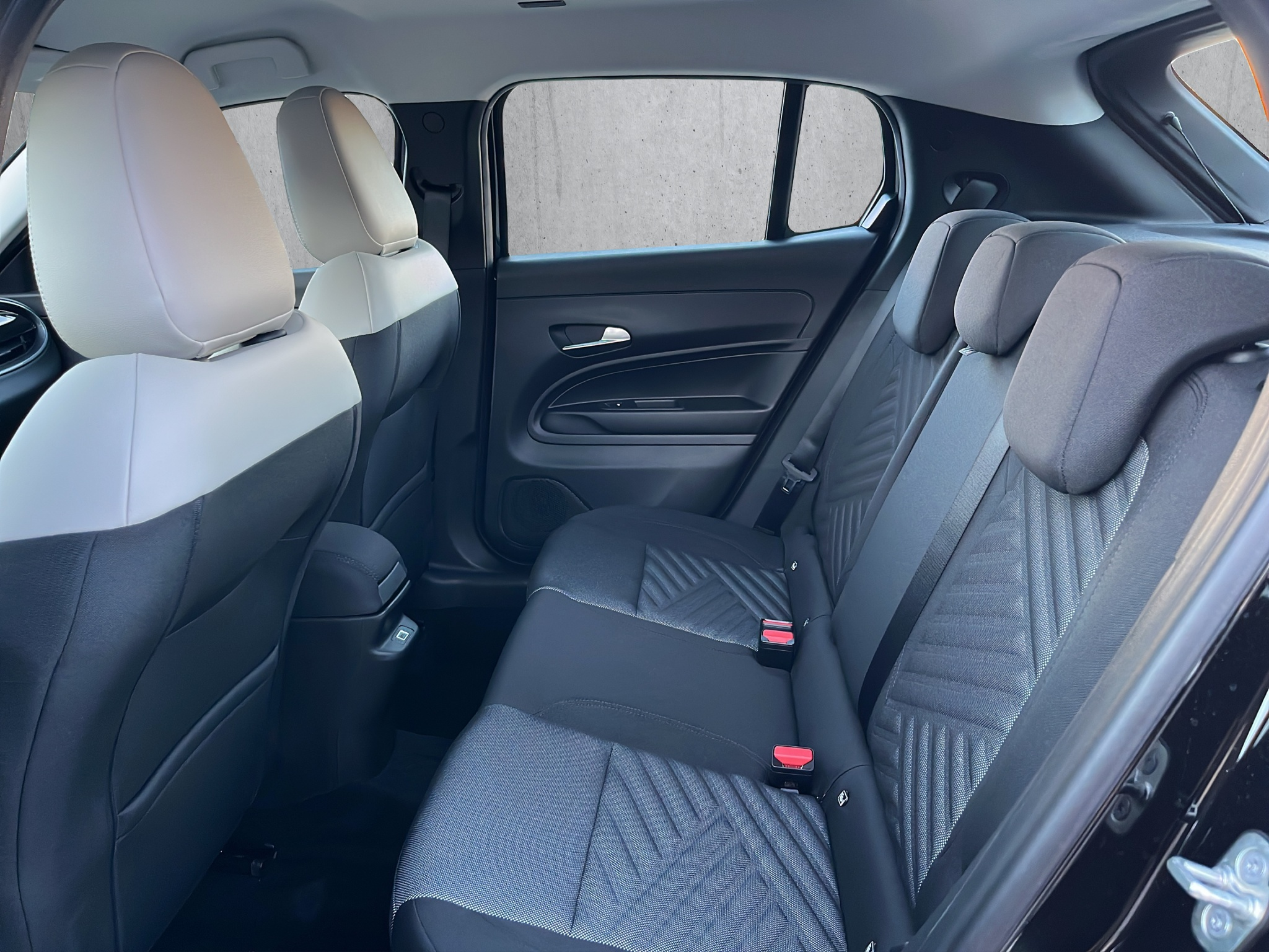 listing desktop thumbnail image 12