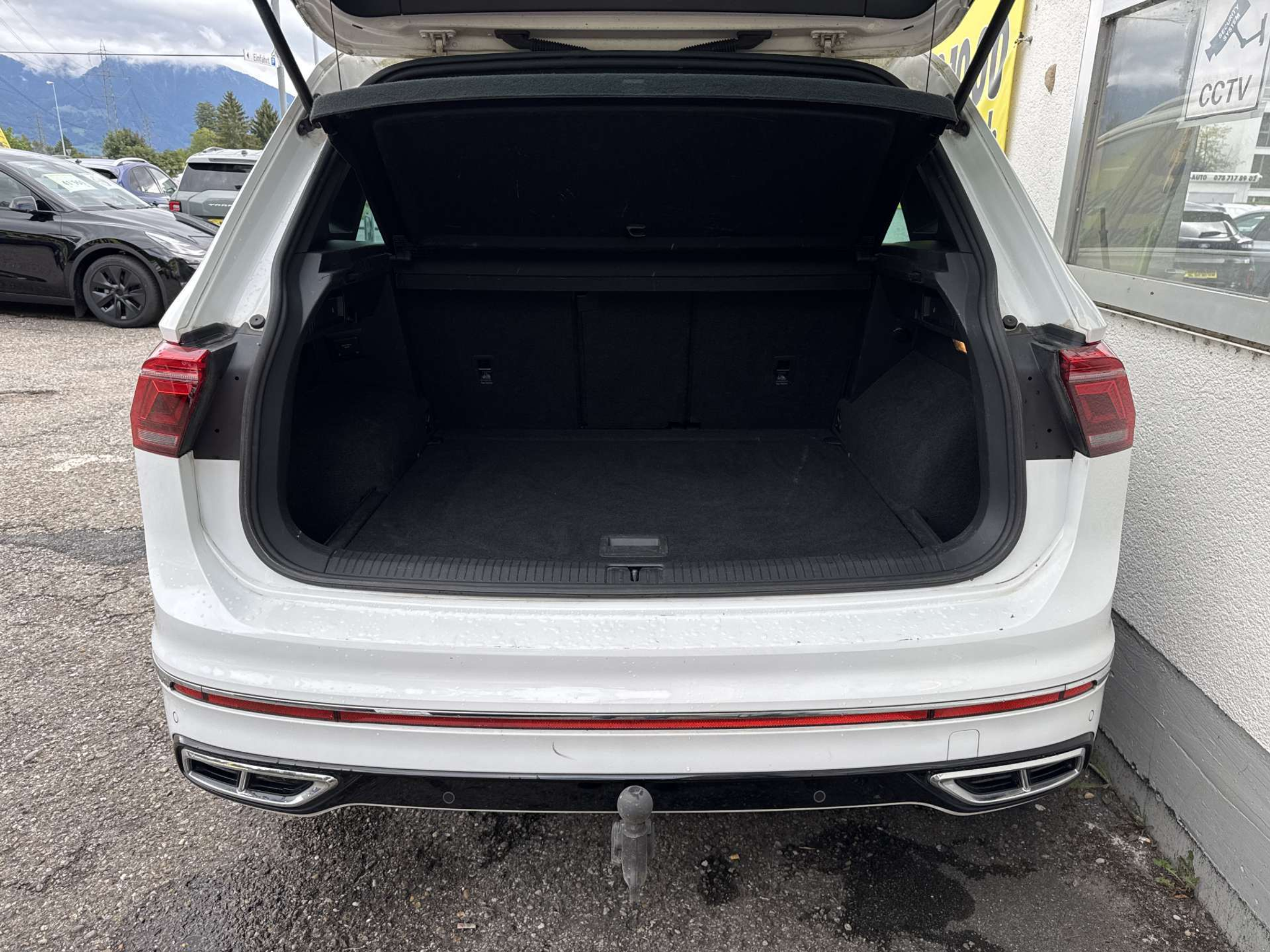 listing desktop thumbnail image 7