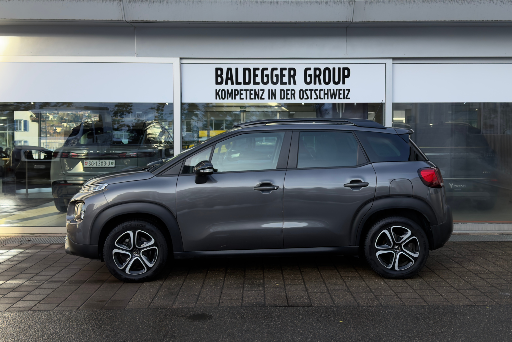 listing desktop thumbnail image 1