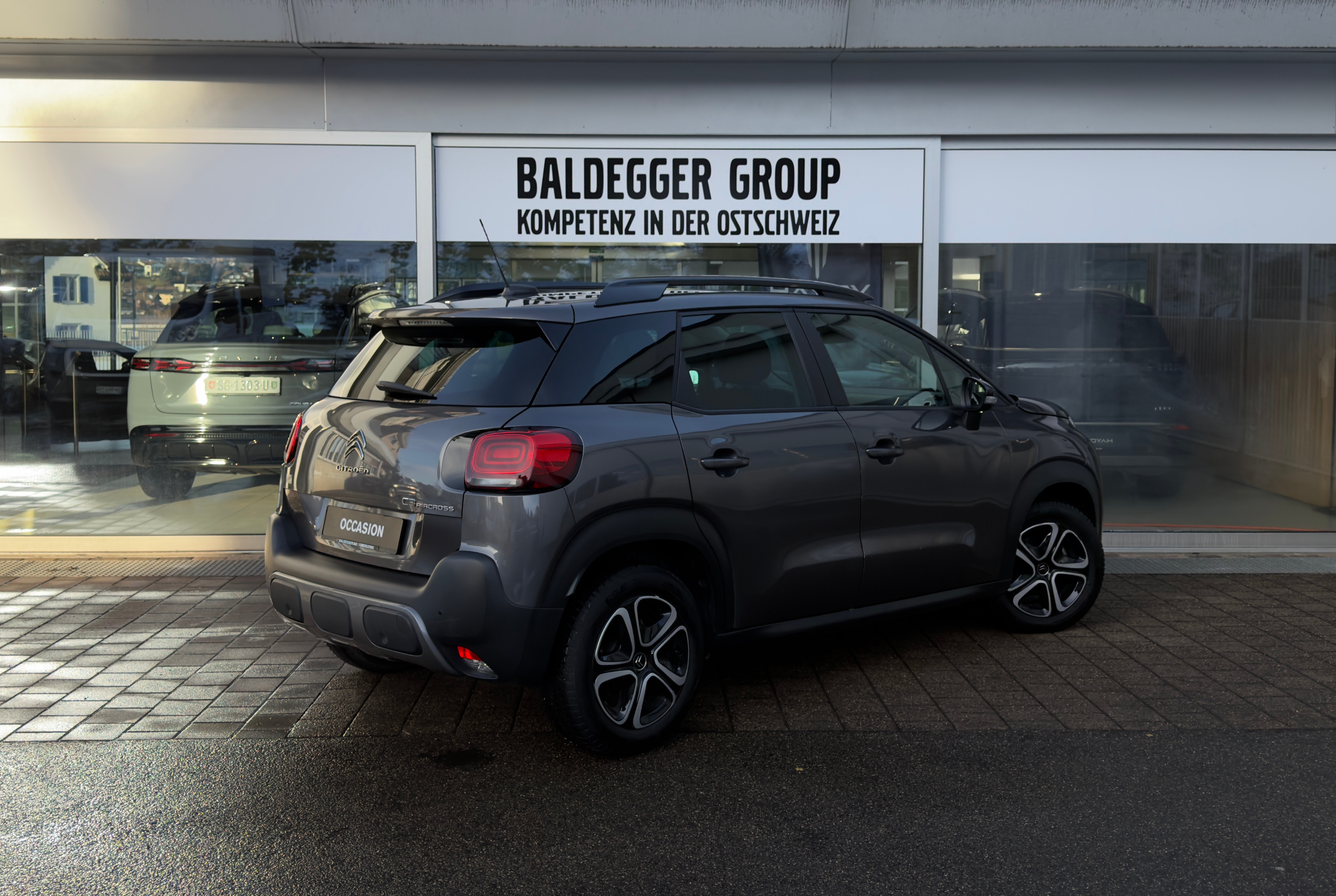 listing desktop thumbnail image 2