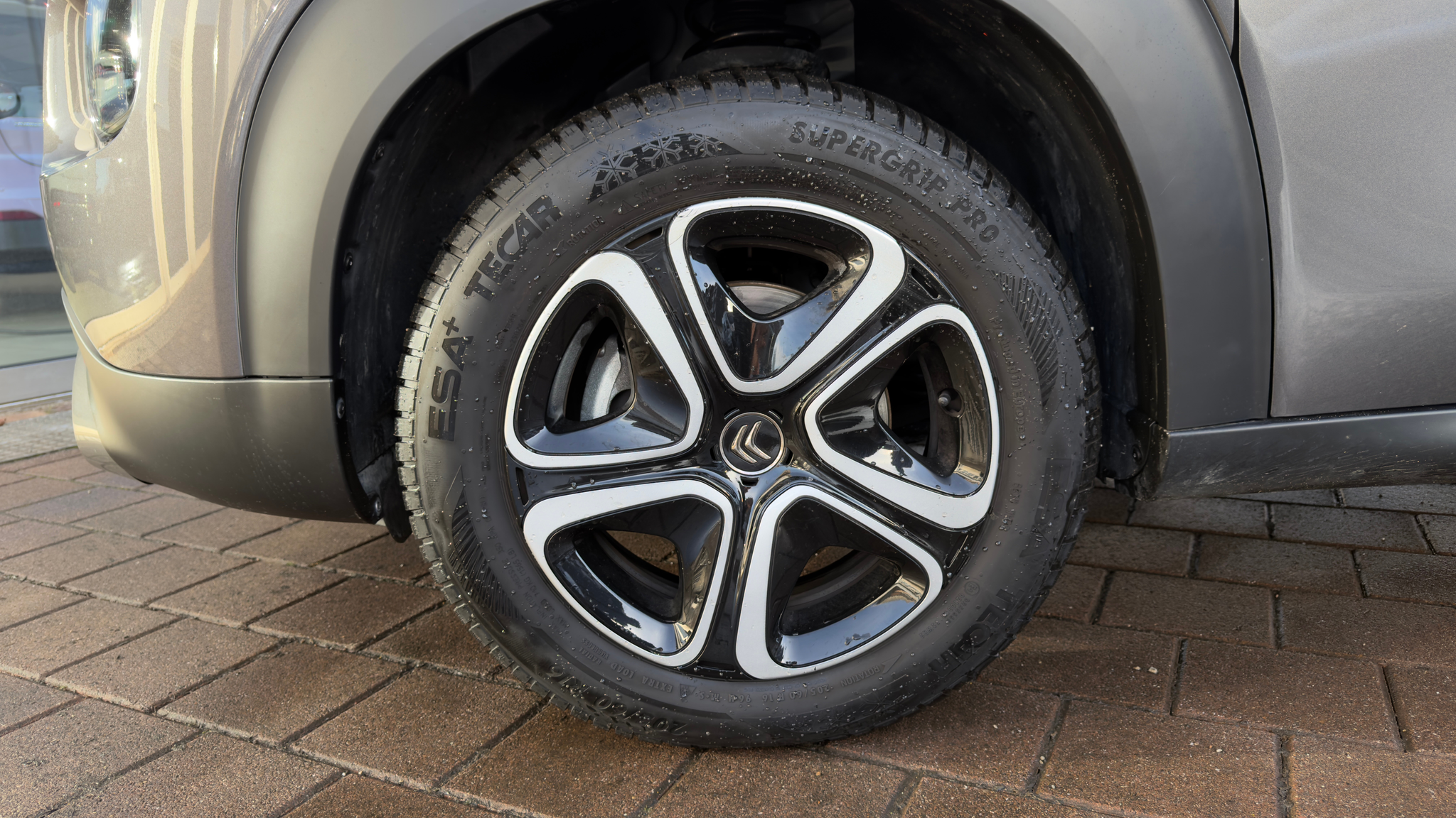 listing desktop thumbnail image 5