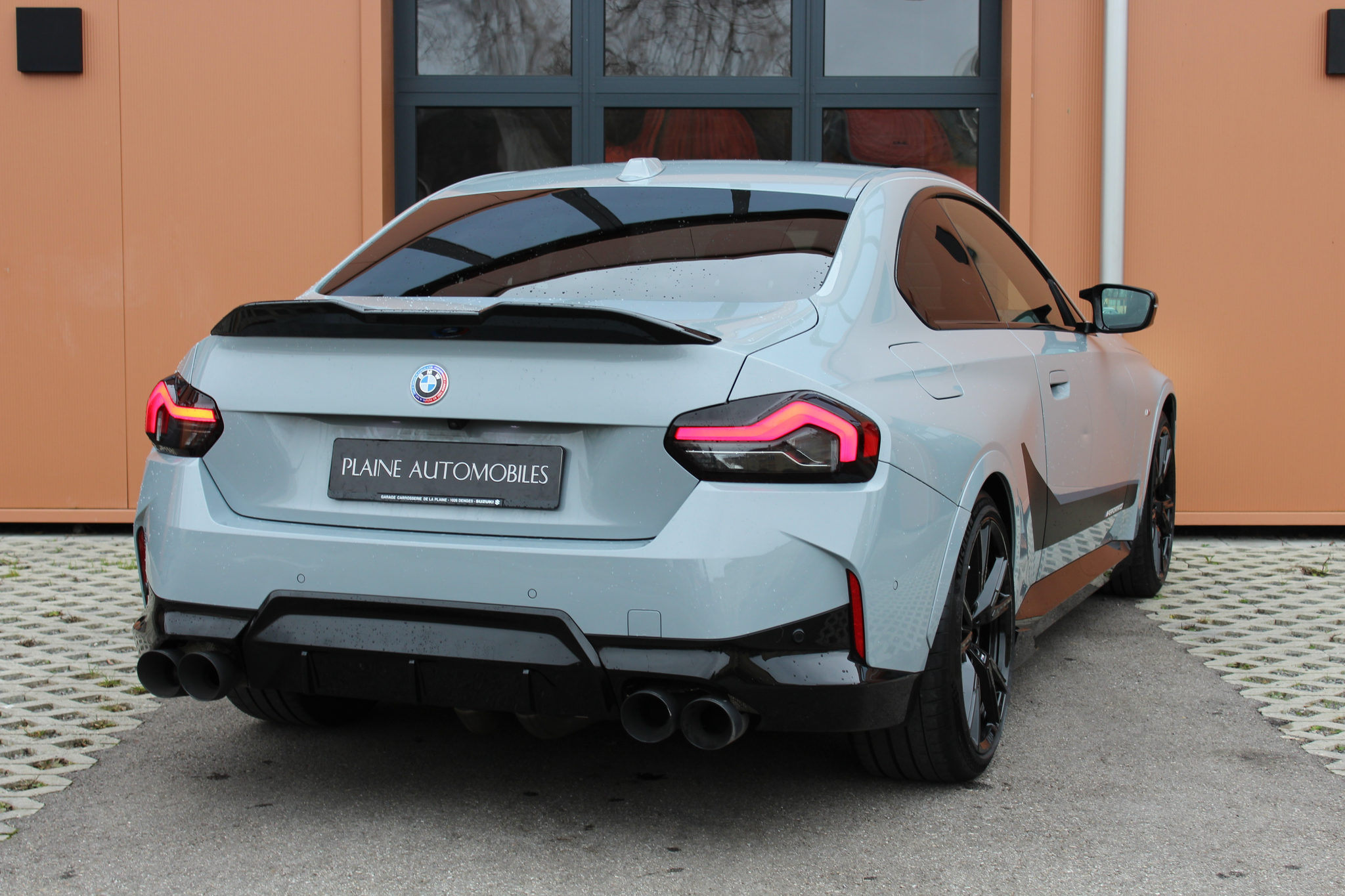 listing desktop thumbnail image 11