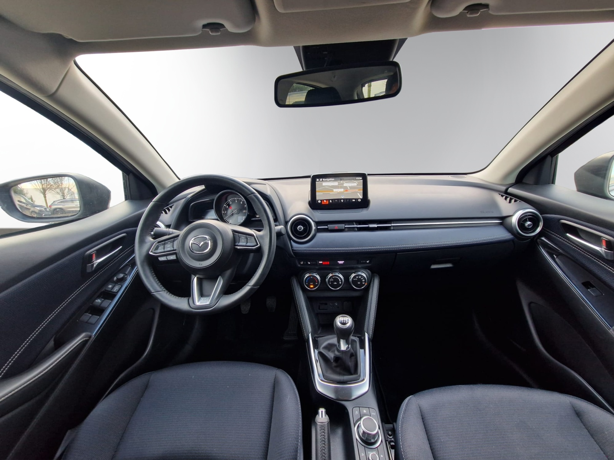 listing desktop thumbnail image 4