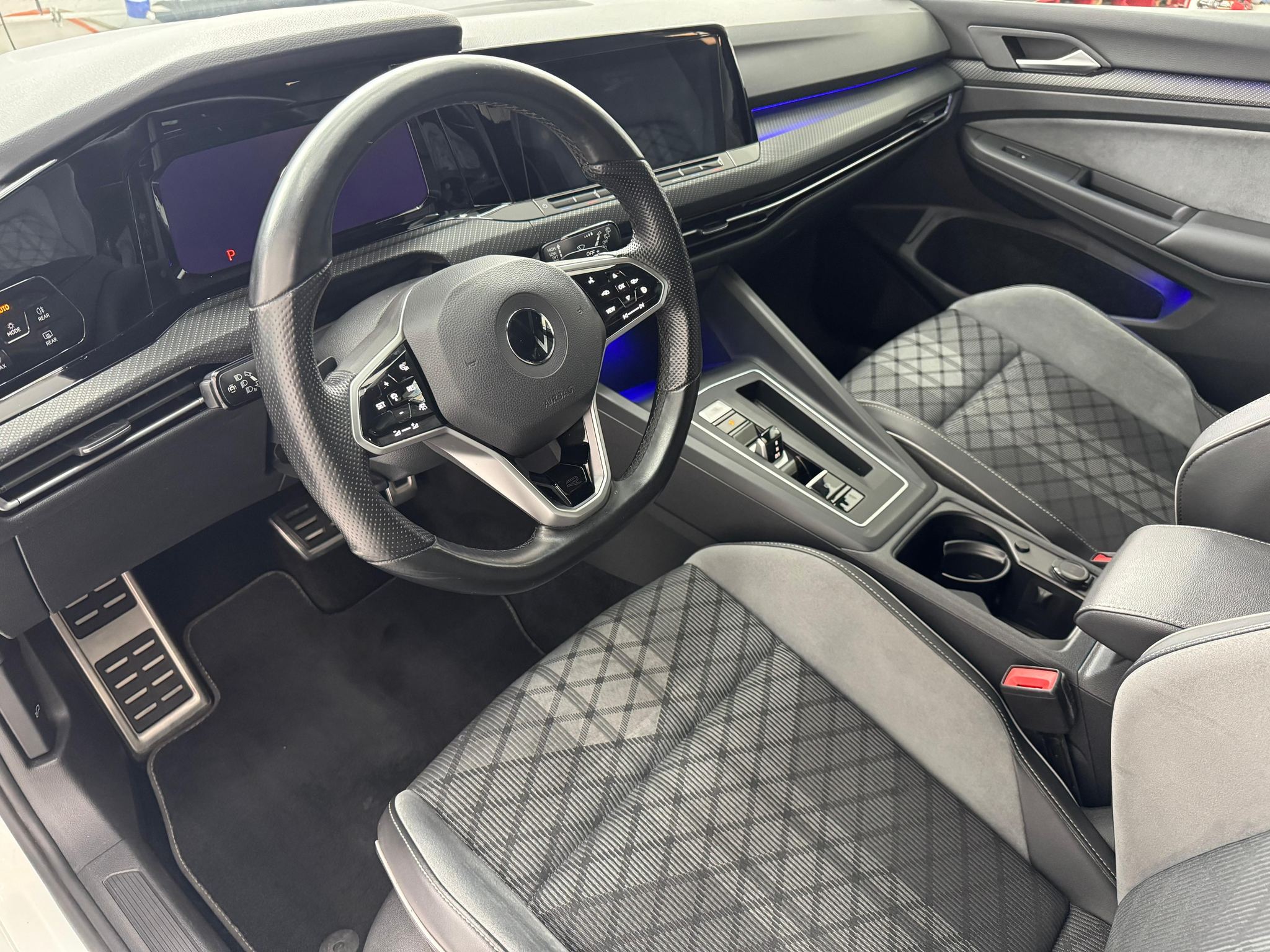 listing desktop thumbnail image 17