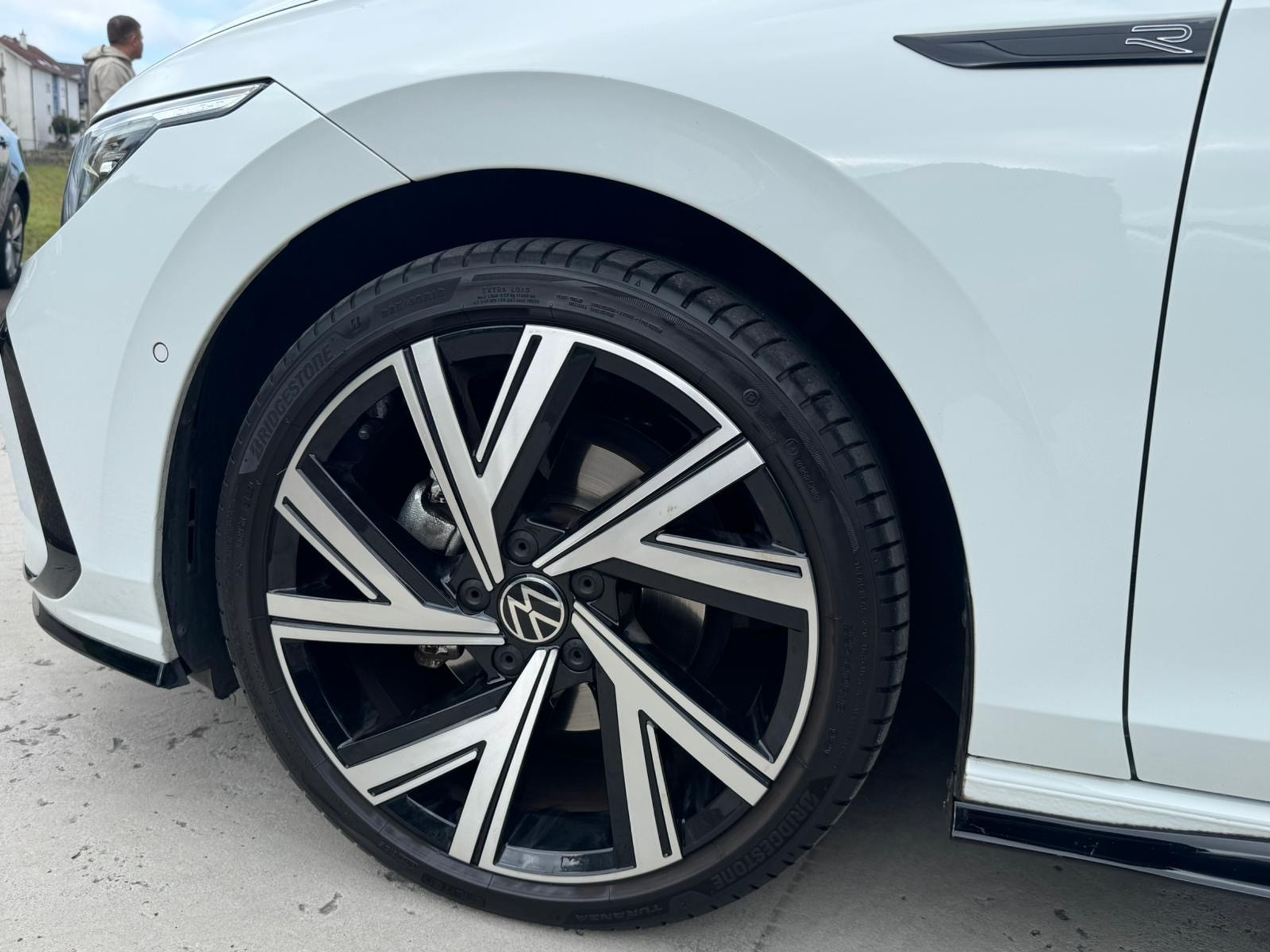 listing desktop thumbnail image 9