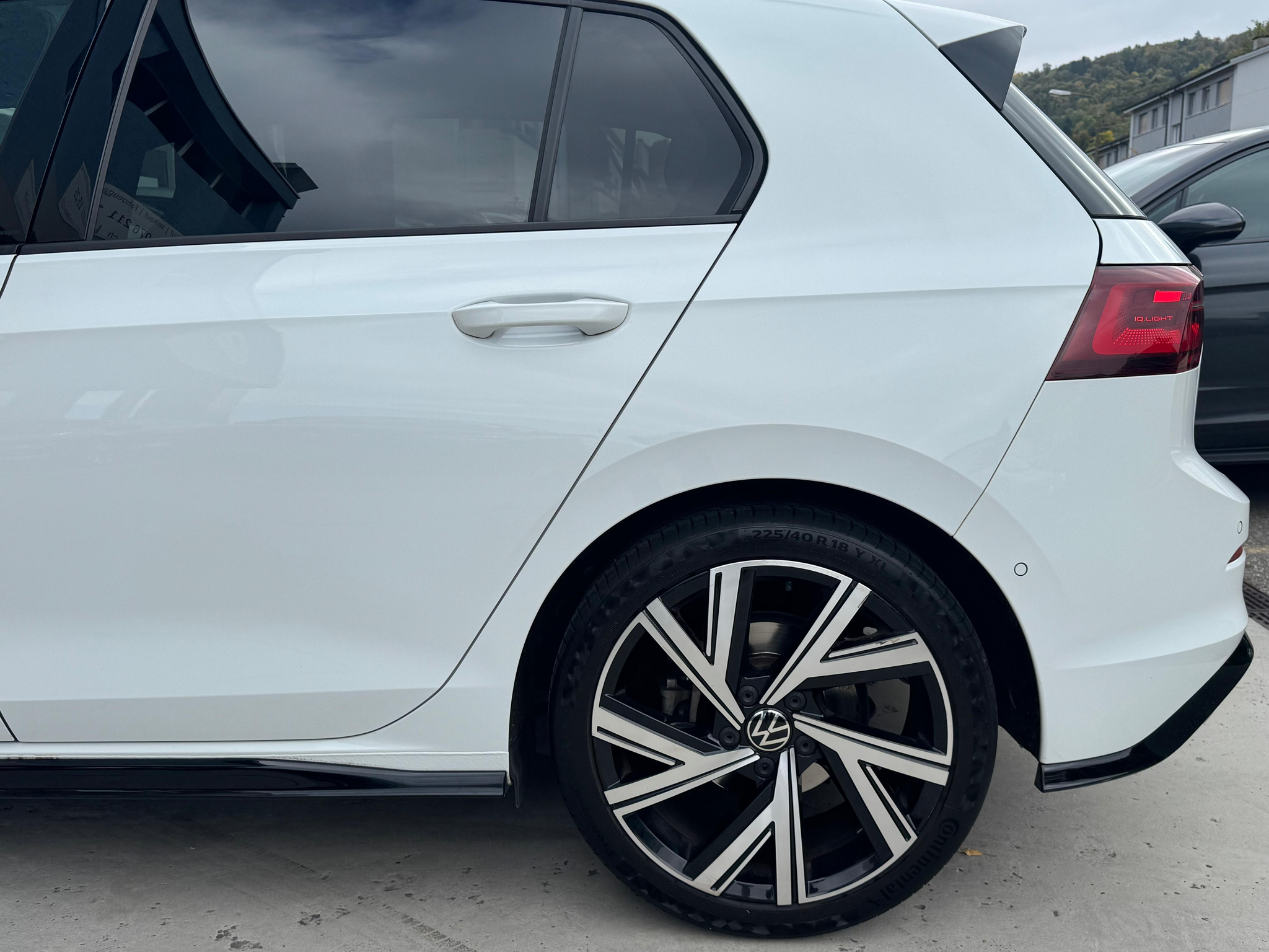 listing desktop thumbnail image 10