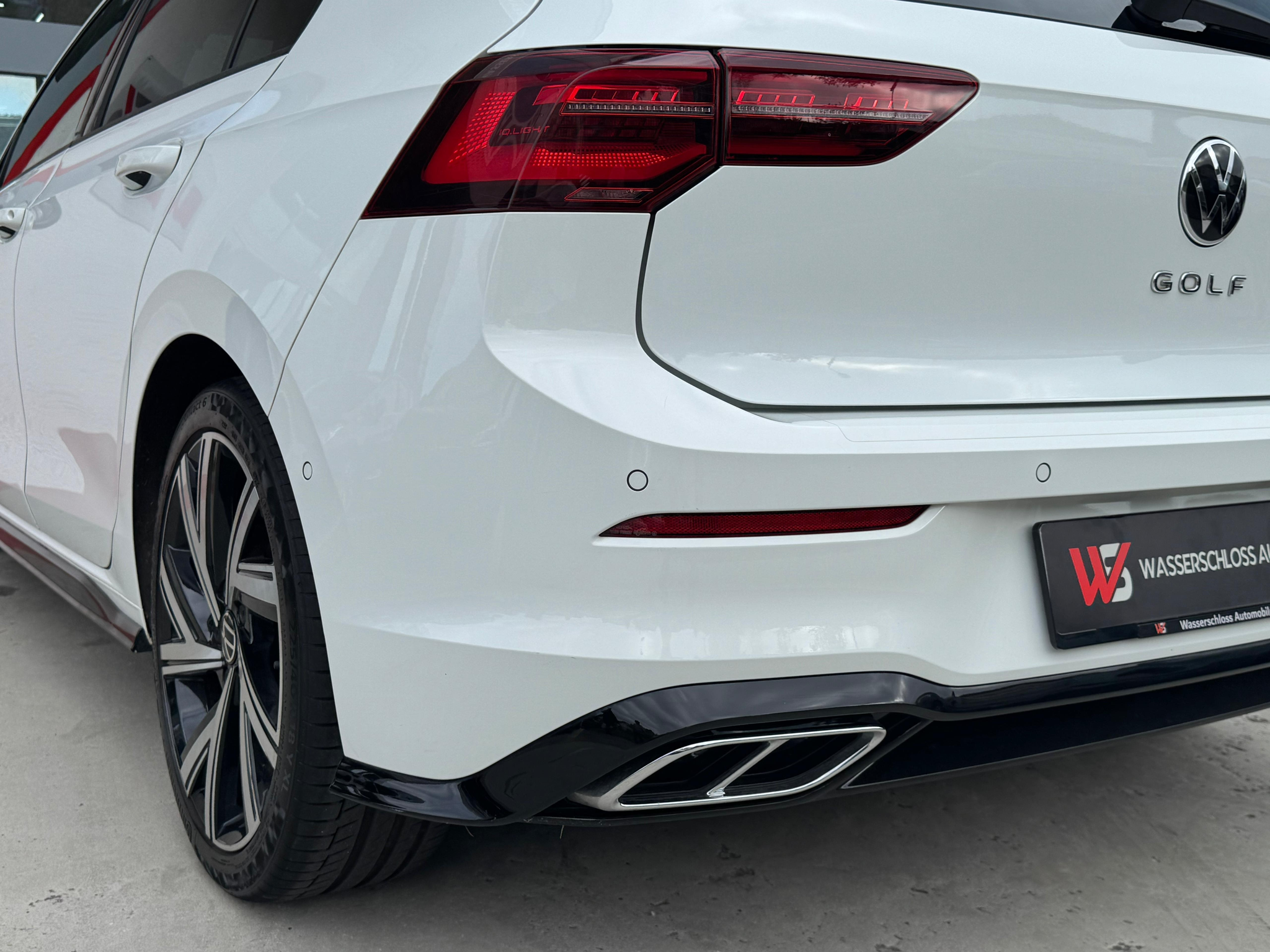 listing desktop thumbnail image 5