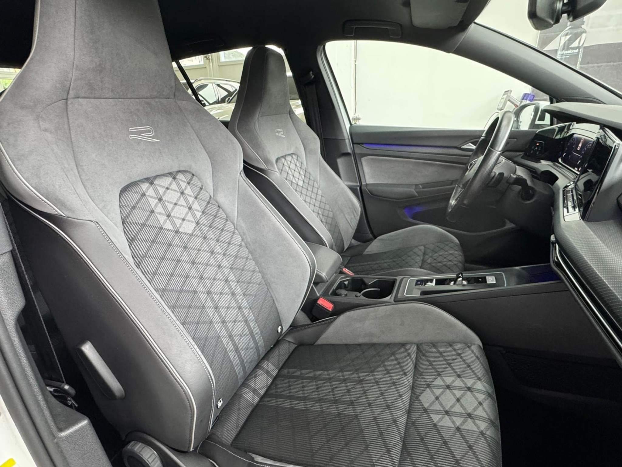 listing desktop thumbnail image 20