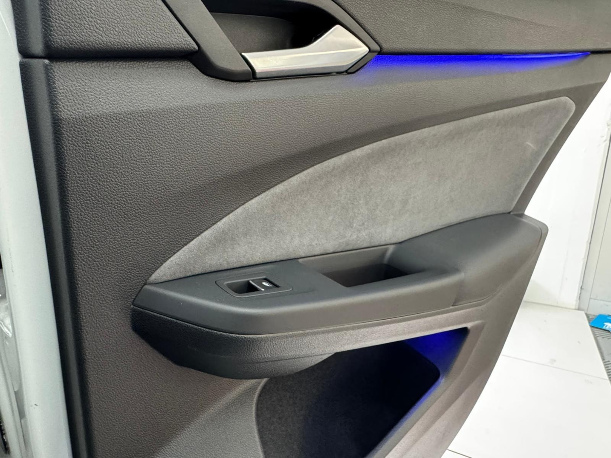 listing desktop thumbnail image 28