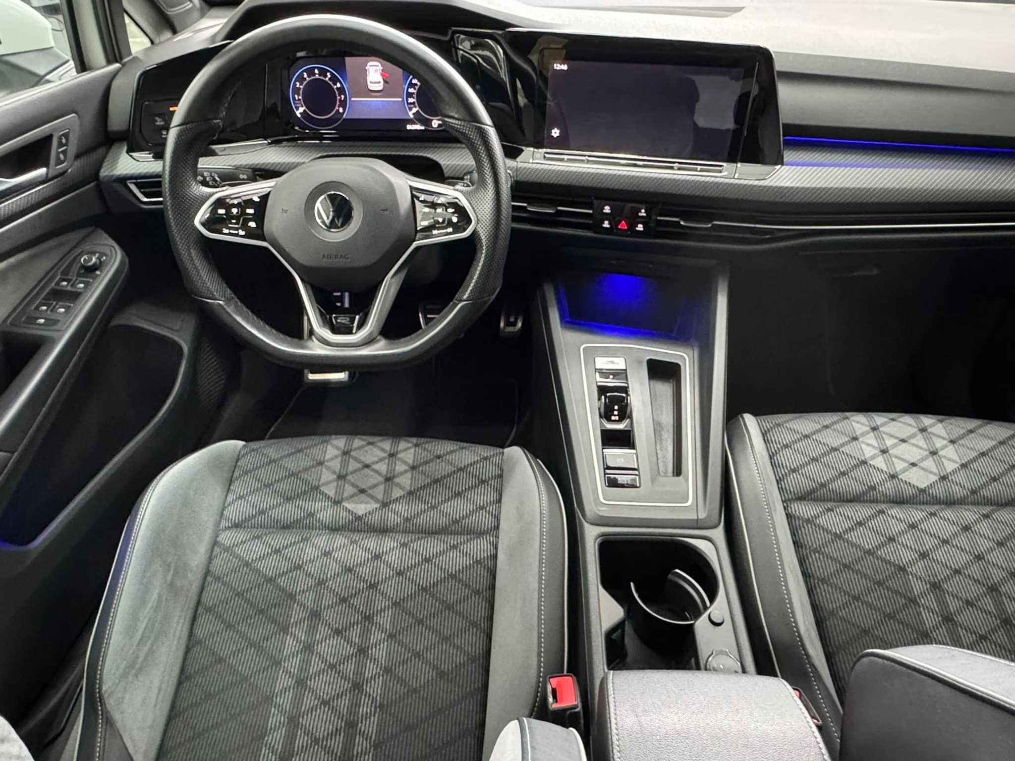 listing desktop thumbnail image 11