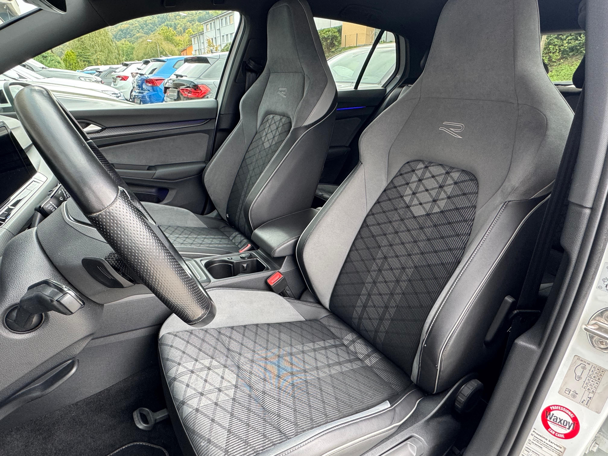 listing desktop thumbnail image 16