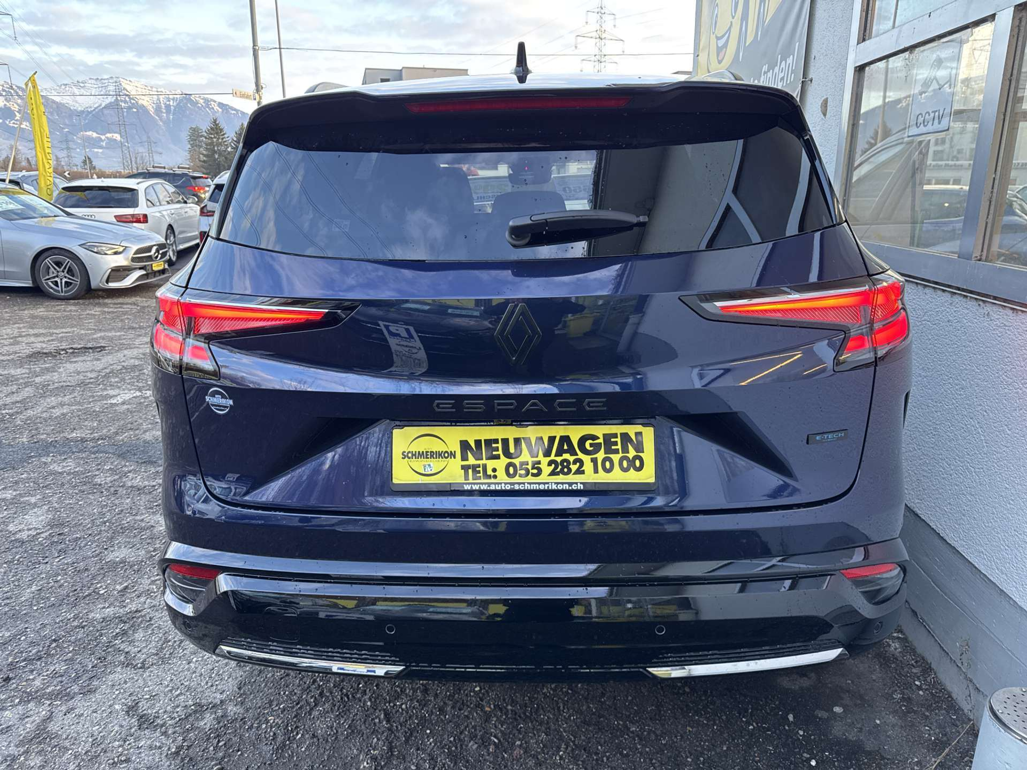 listing desktop thumbnail image 3