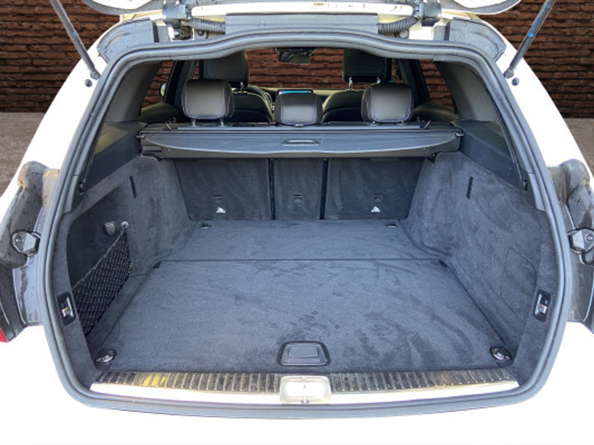 listing desktop thumbnail image 6