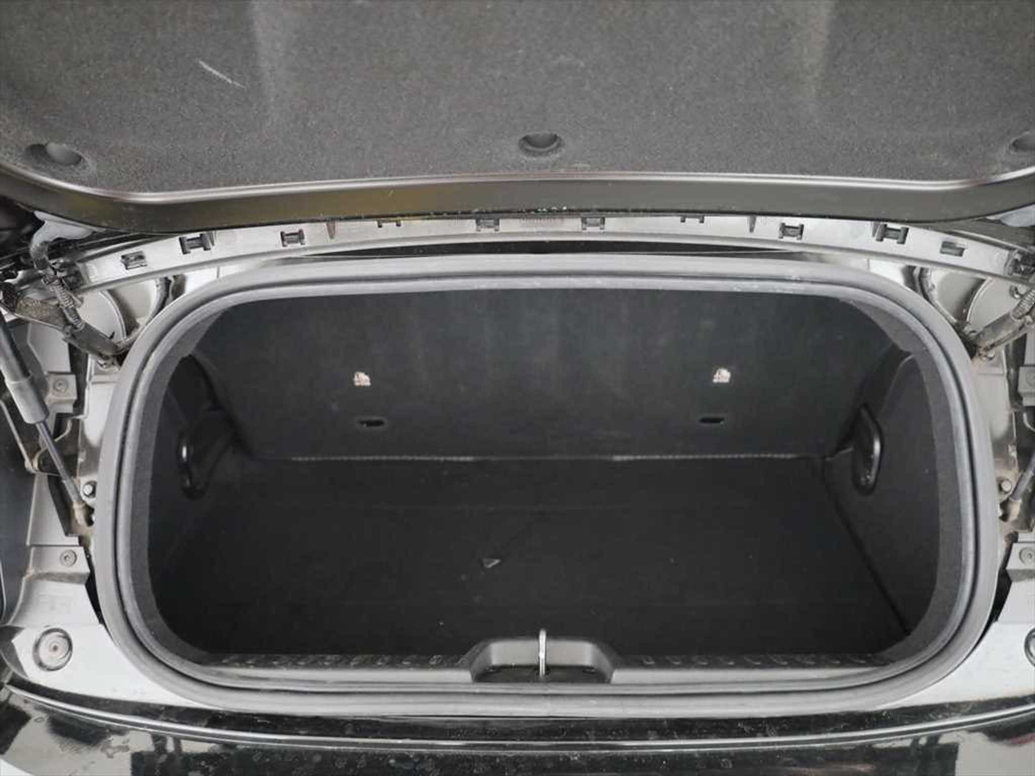 listing desktop thumbnail image 7