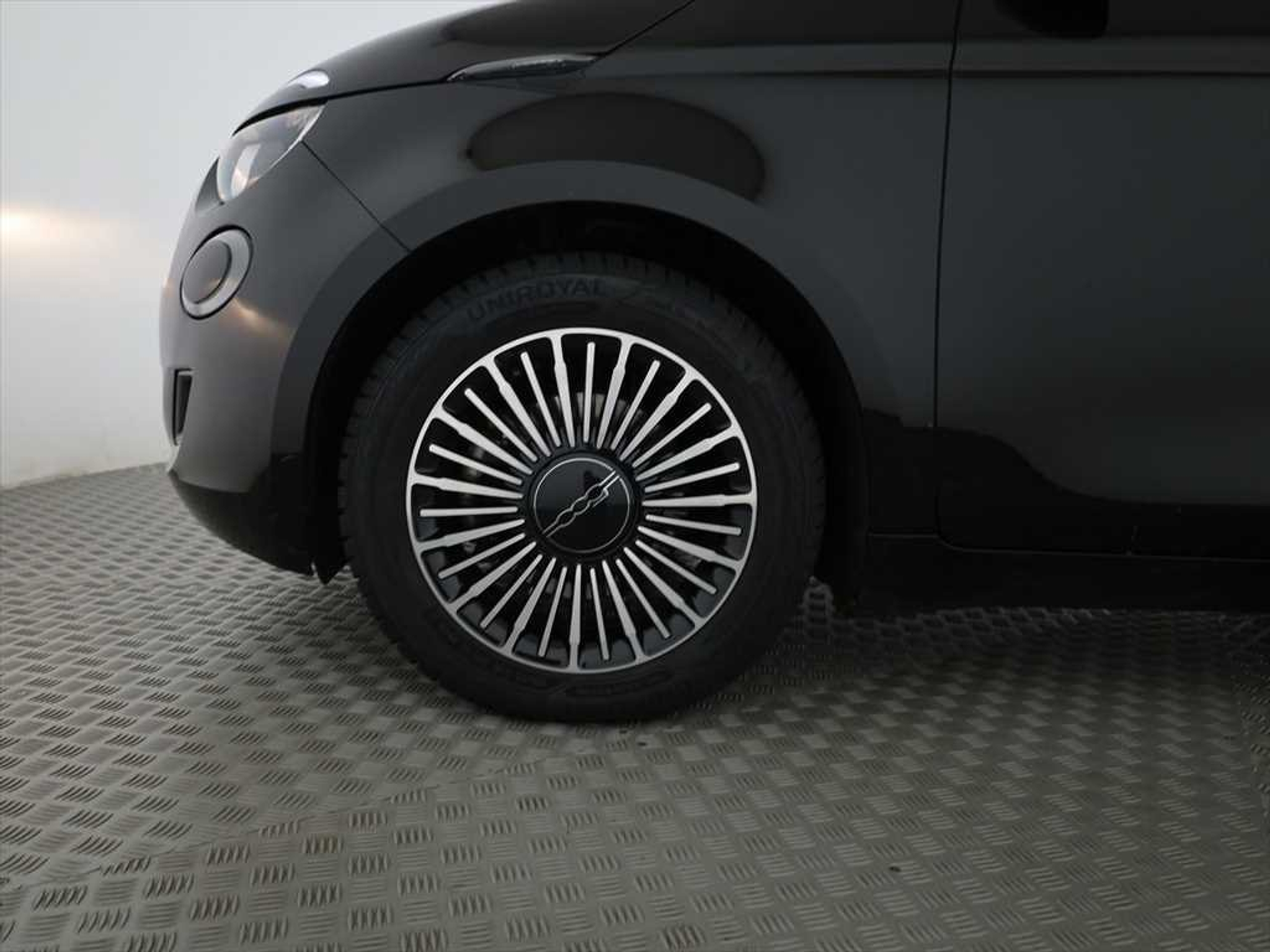 listing desktop thumbnail image 11