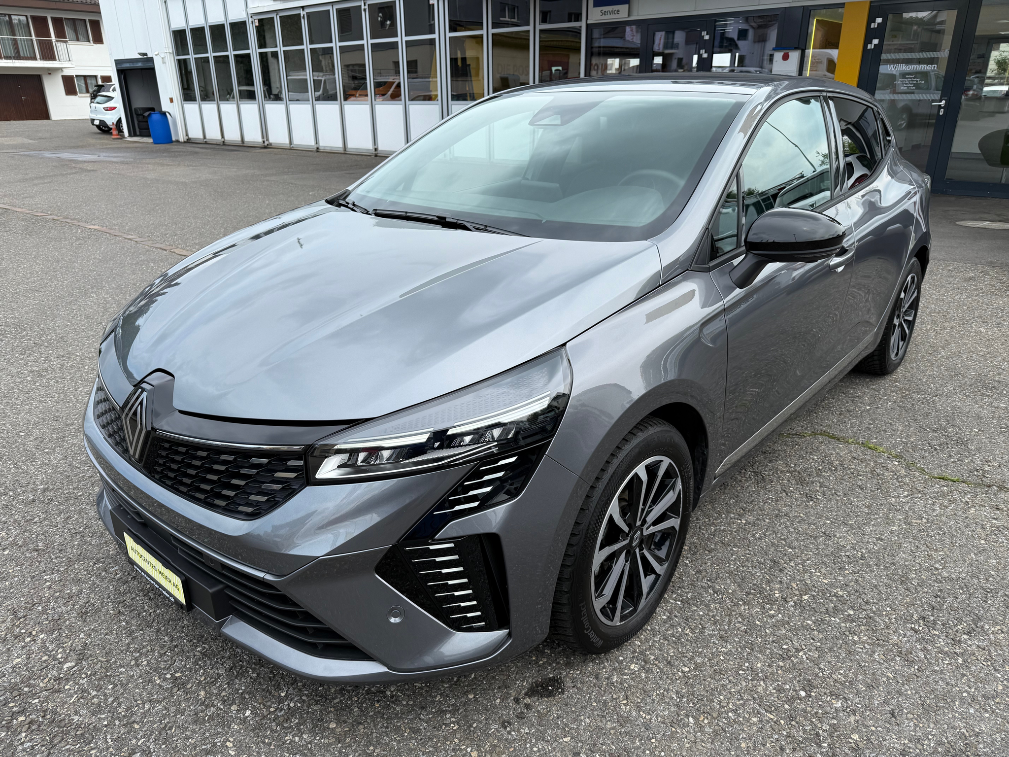 listing desktop thumbnail image 1