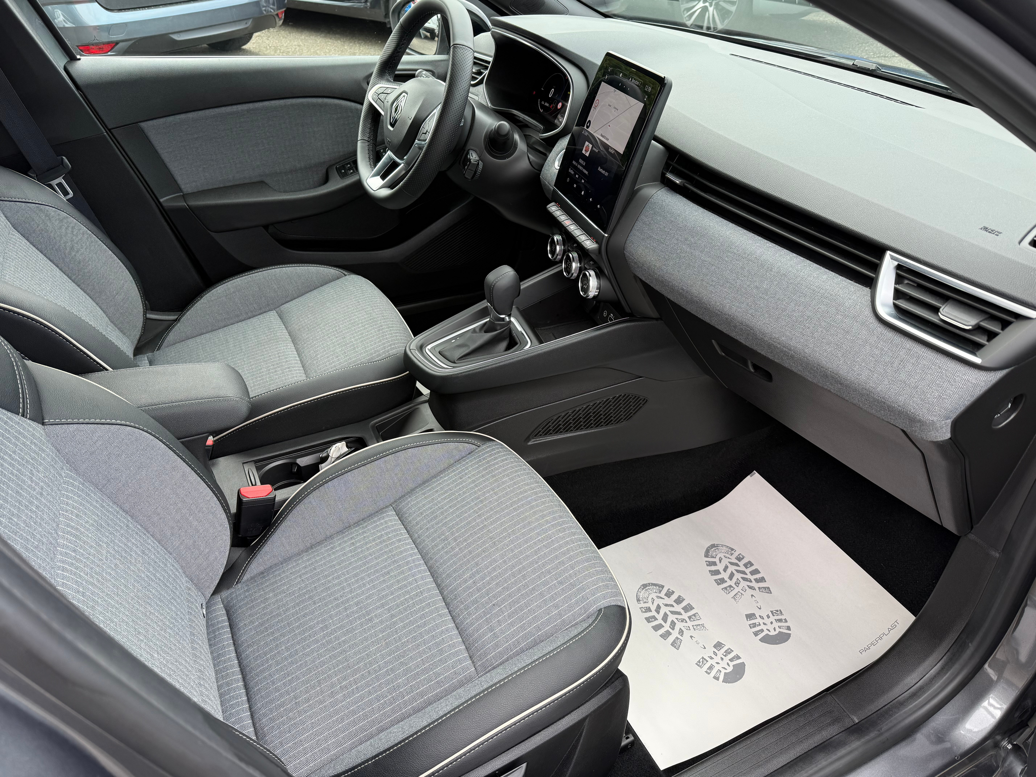 listing desktop thumbnail image 9