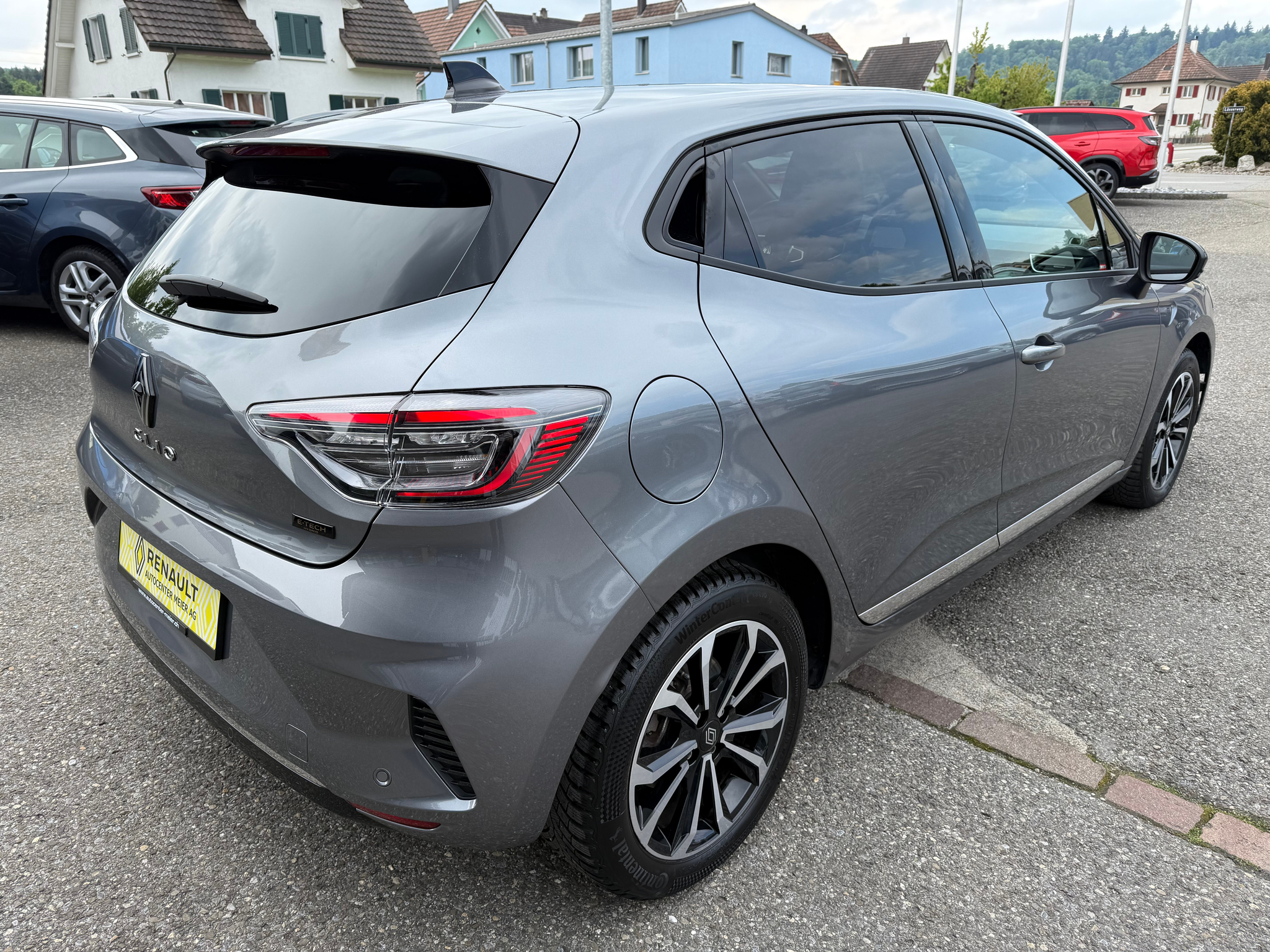 listing desktop thumbnail image 5