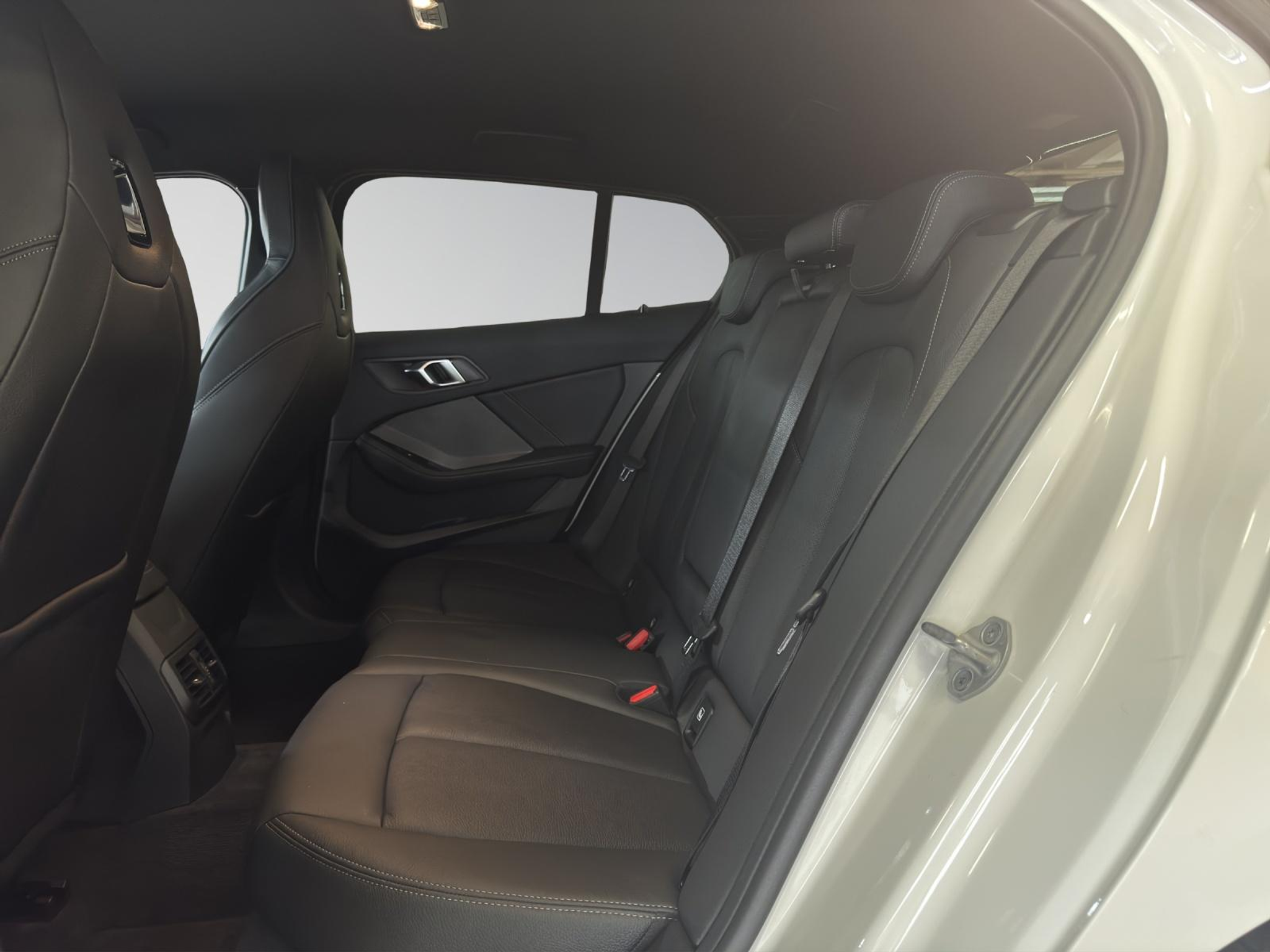 listing desktop thumbnail image 8