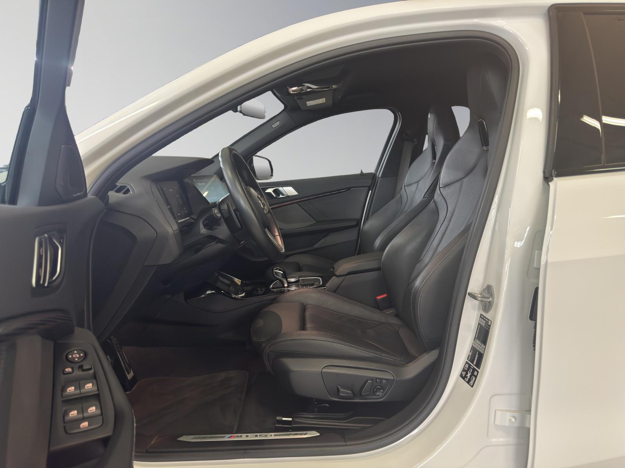 listing desktop thumbnail image 5