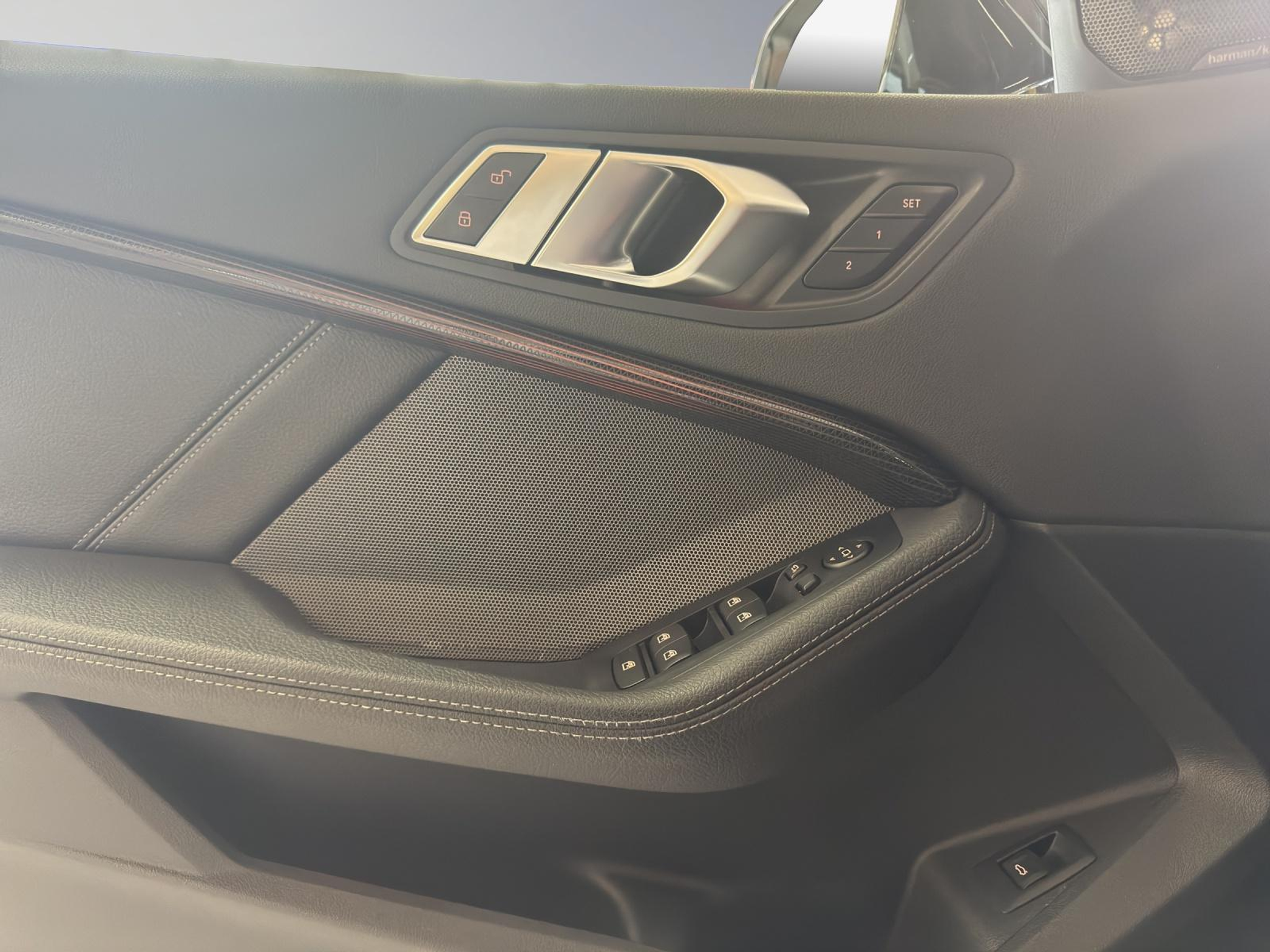 listing desktop thumbnail image 7